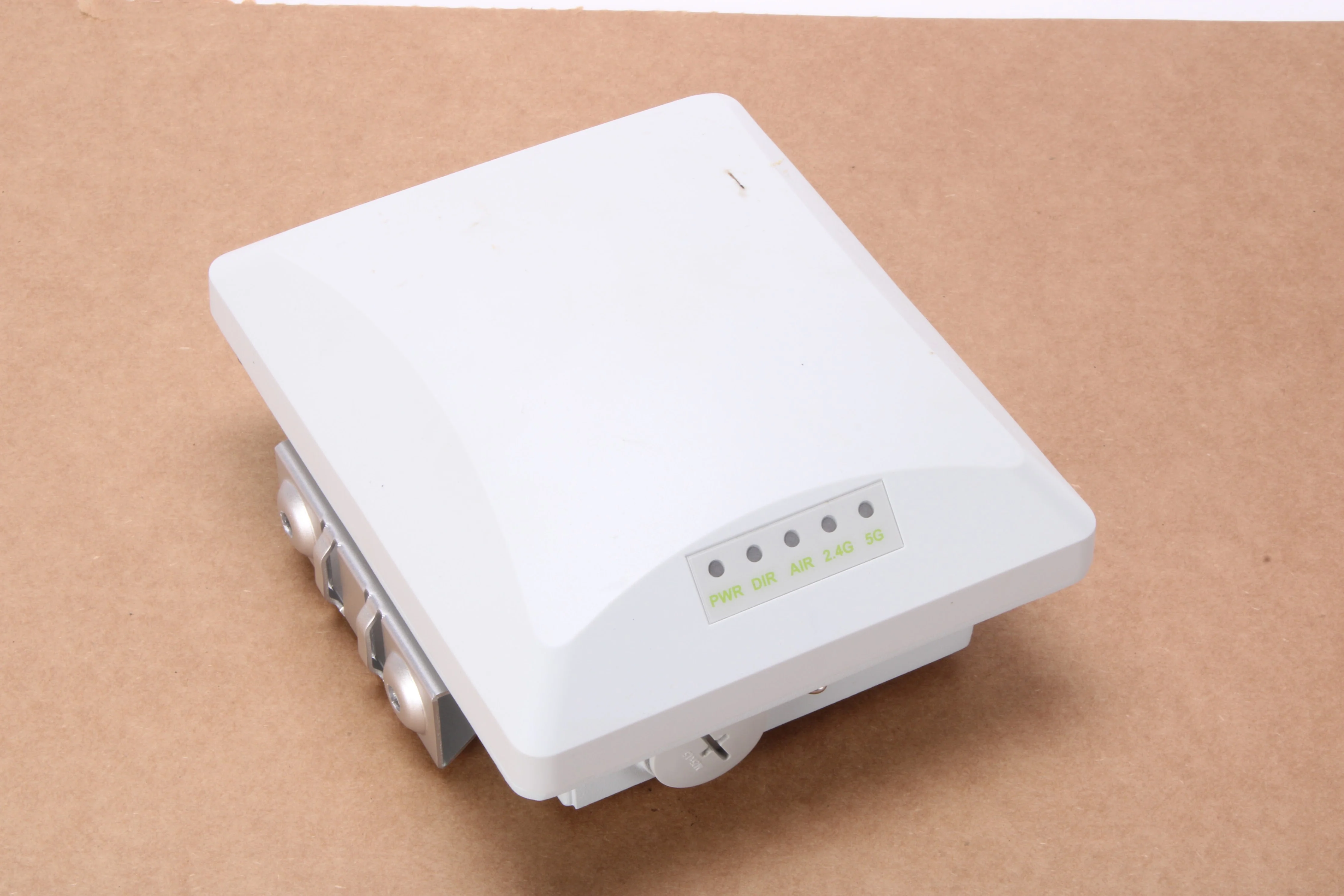 Access Networks B300 Outdoor Access Point ANW-B300-US00 With Accessories - Image 3