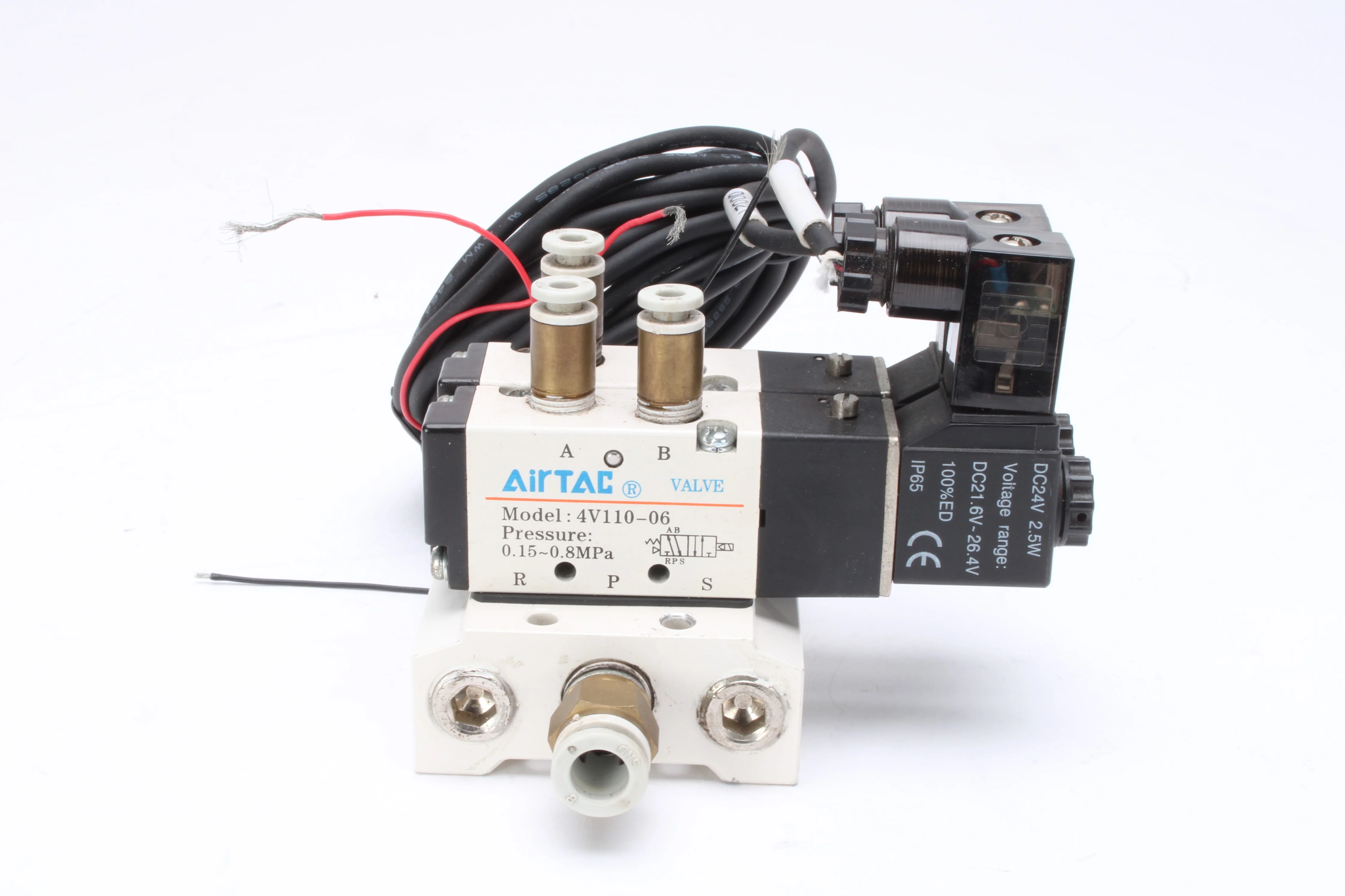 AirTAC 2x 4V110-06 Solenoid Air Valves With Manifold - Image 2