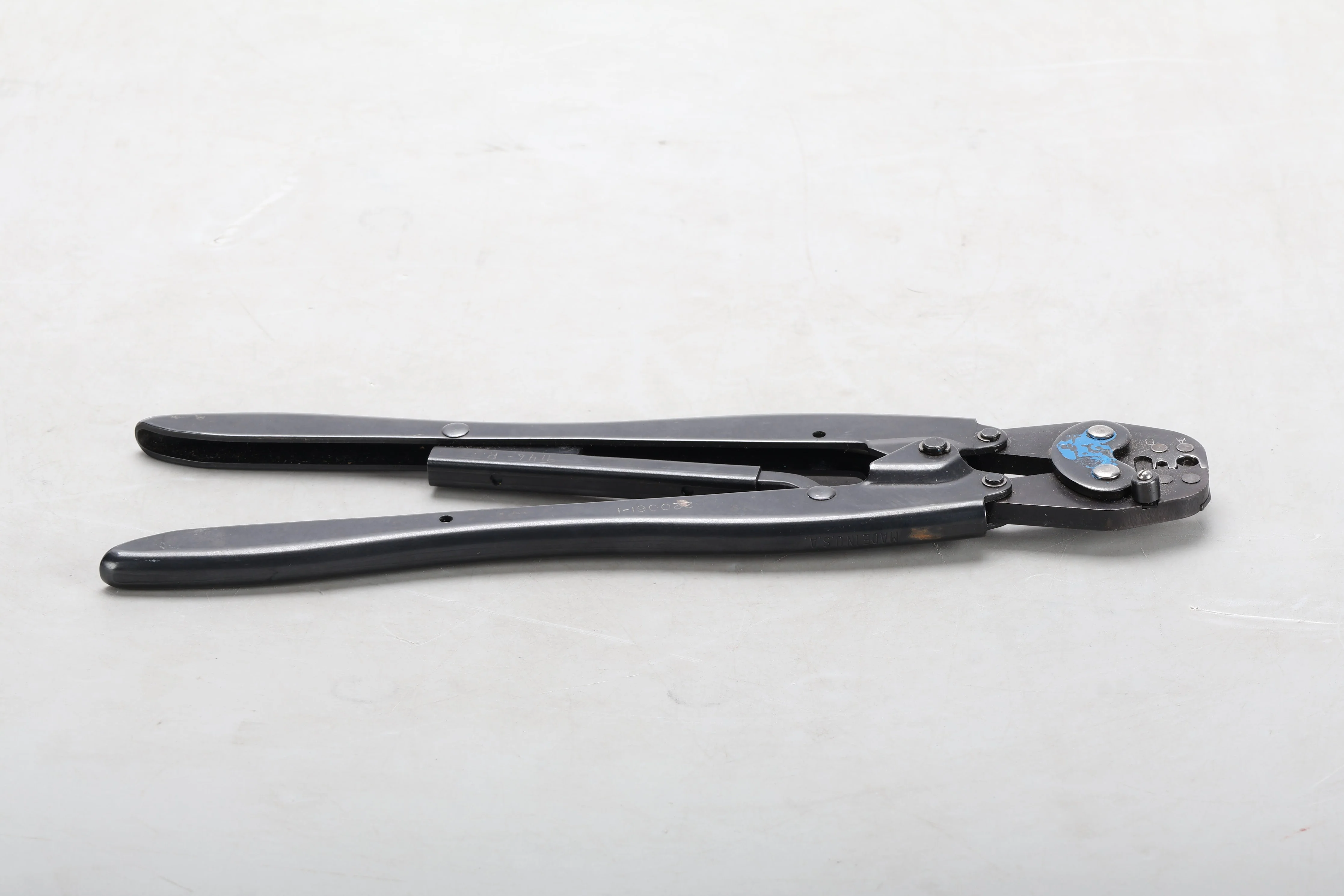 AMP 220061-1 Crimper Tool for Electrical / Communication Connectors - Fair - Image 4