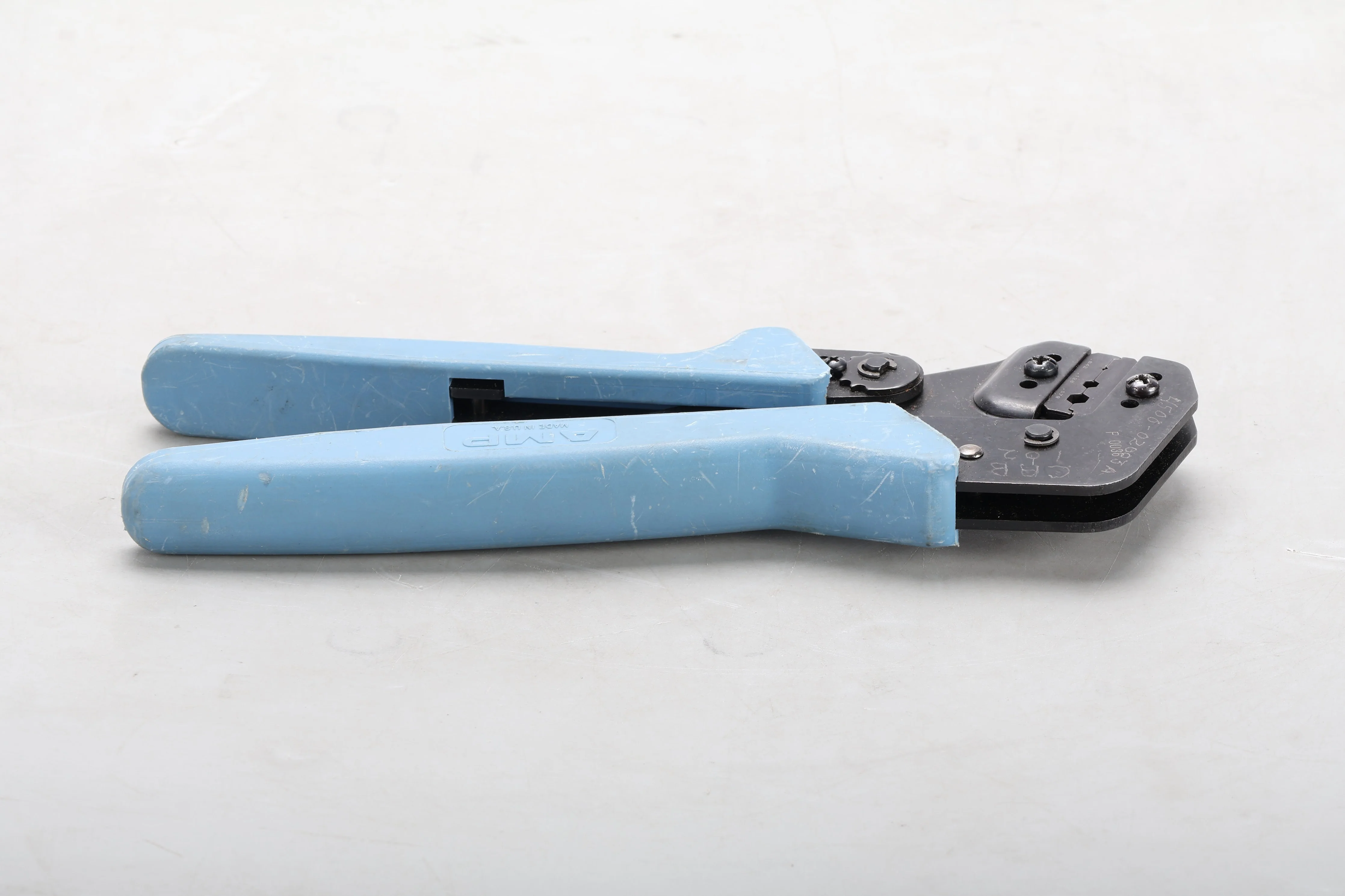 Amp 354940-1 Hand Crimper Tool With 58425-2 Die - Fair Condition - Image 4