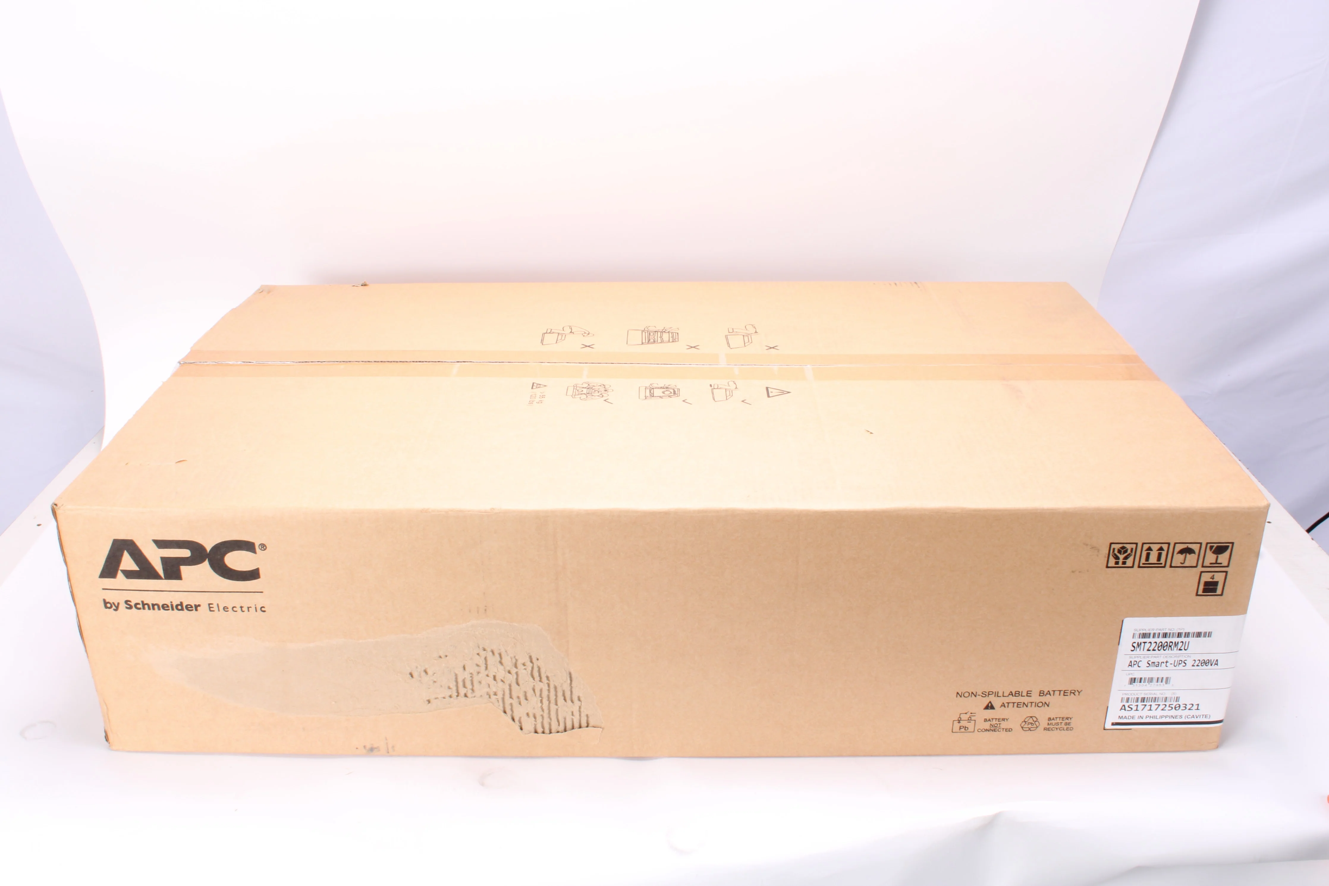 APC SMT2200RM2U Smart-UPS, Line Interactive, 2200VA, Rackmount 2U, 120V - NEW
