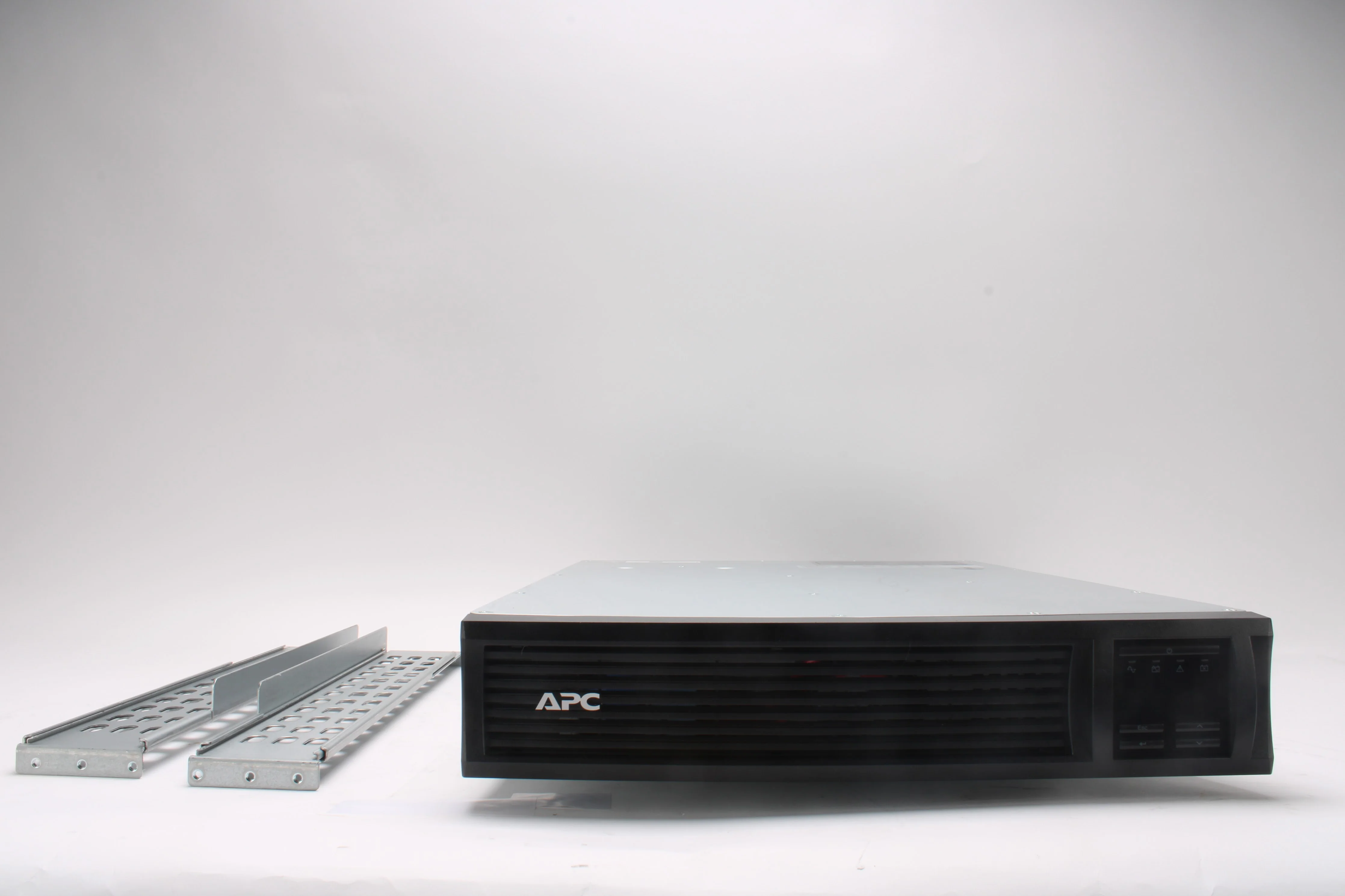 APC SMT2200RM2UNC Smart-UPS 2200VA 1920W 2U Rackmount Power Battery Backup - Image 2