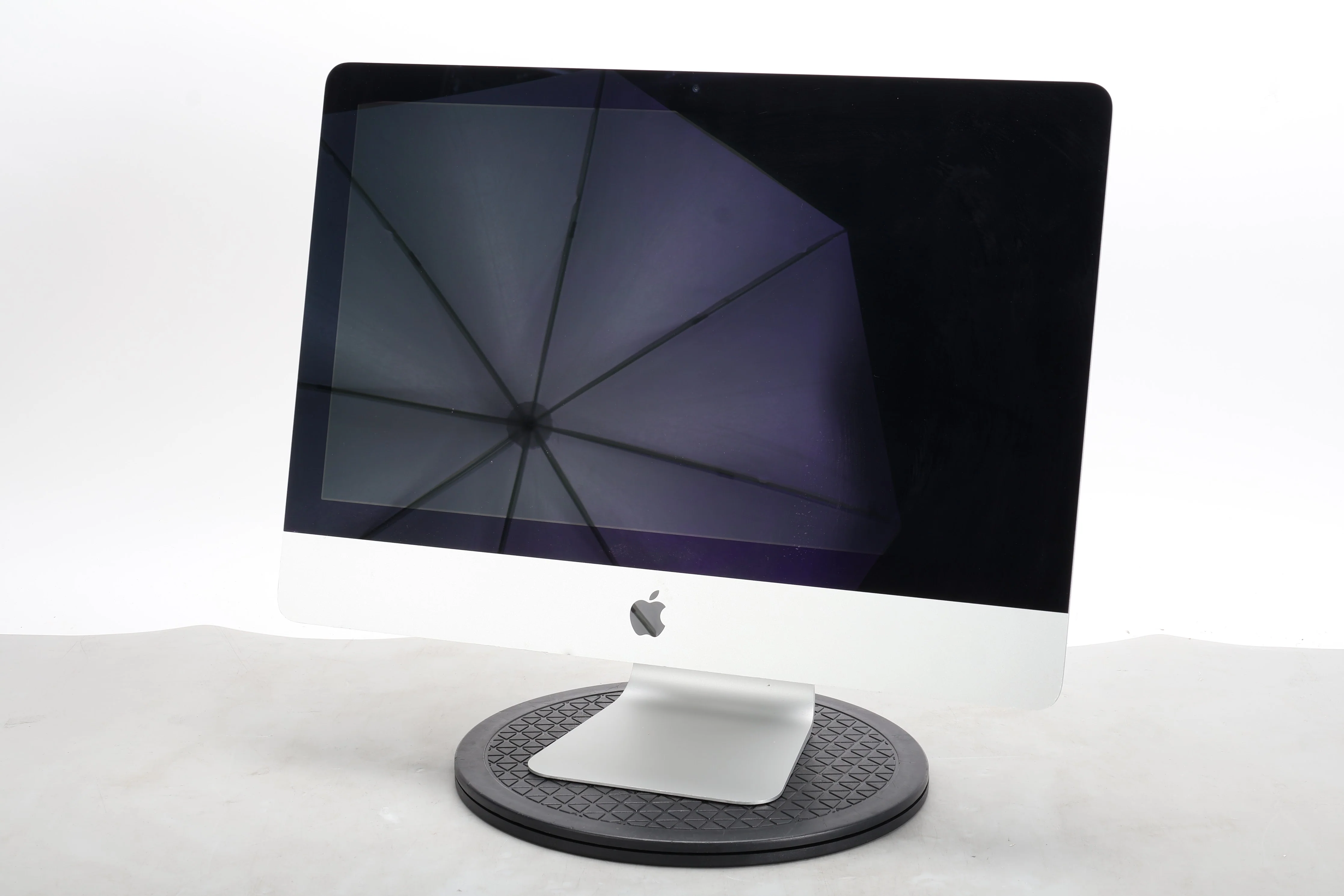 Apple iMac A2116 21.5" 2019 Computer Intel Core i3 (I3-8100) @ 3.6 GHz 8GB Ram