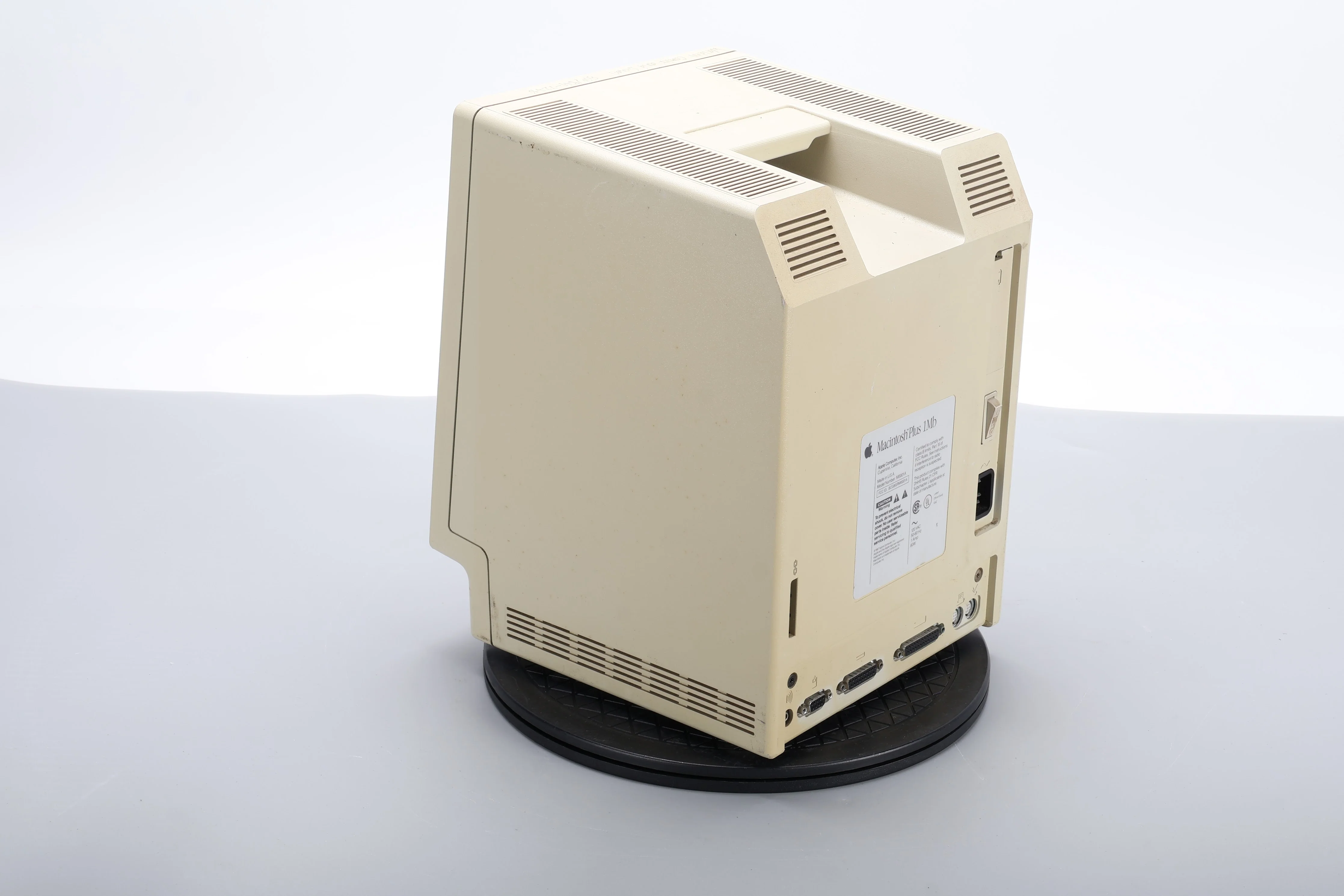 Apple M0001A Macintosh Plus 1Mb Computer - AS IS For Parts - Image 4