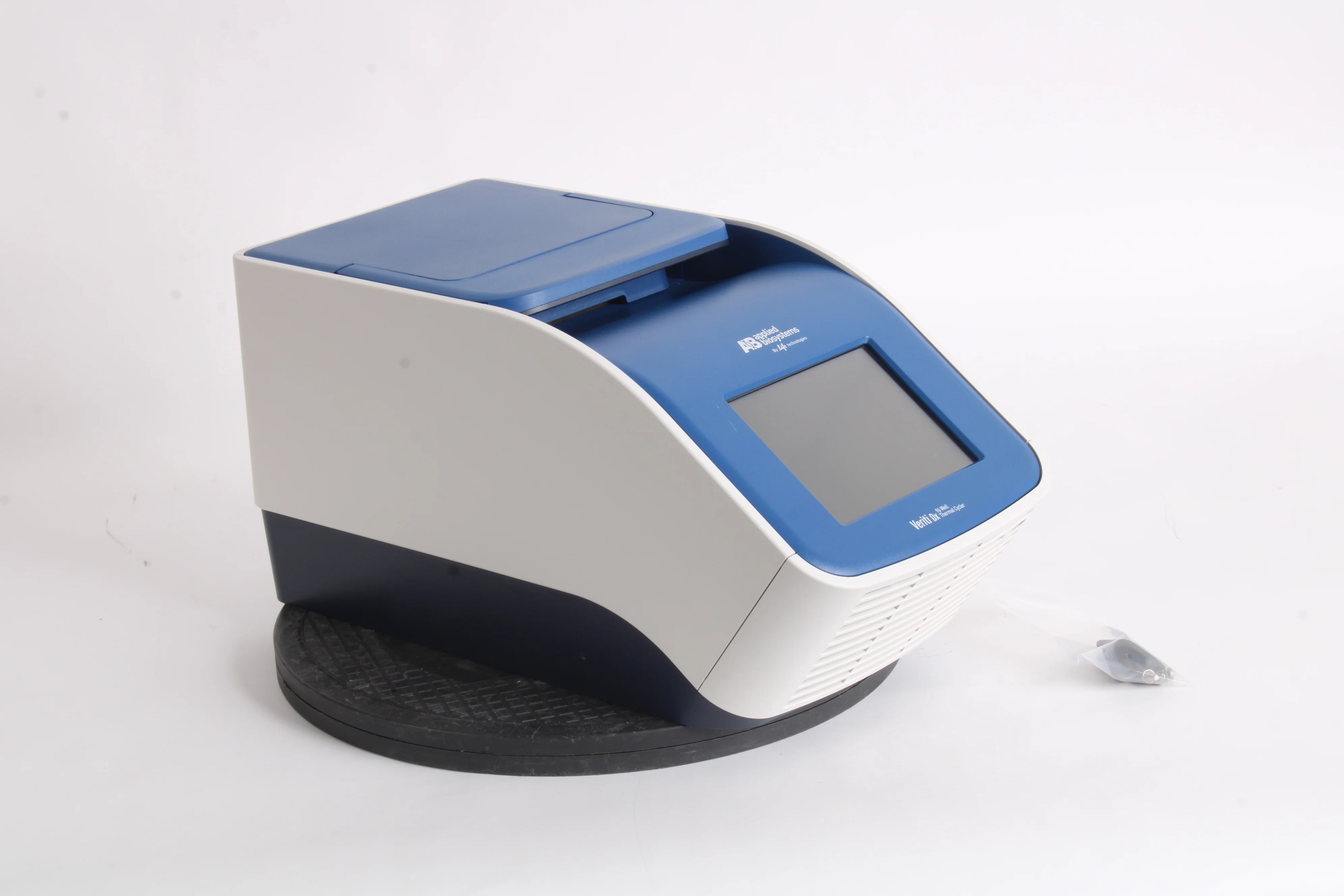 Applied Biosystems 9912 Veriti Dx 96-Well Thermal Cycler 4452300 - Image 2