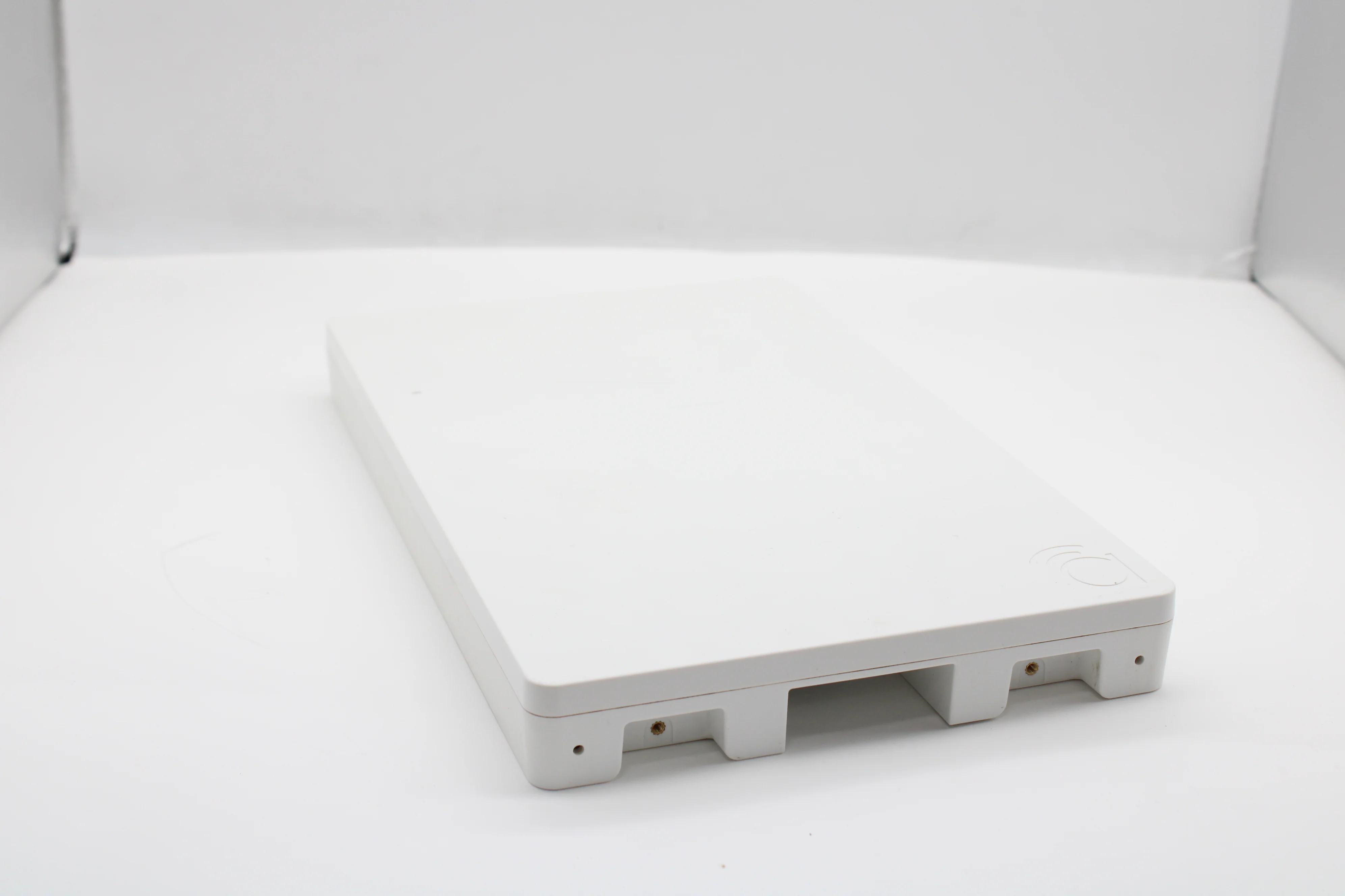 Araknis Networks AN-700-AP-O-AC IEEE 802.3at 48-54V POE+ AccessPoint W/ Mount - Image 4