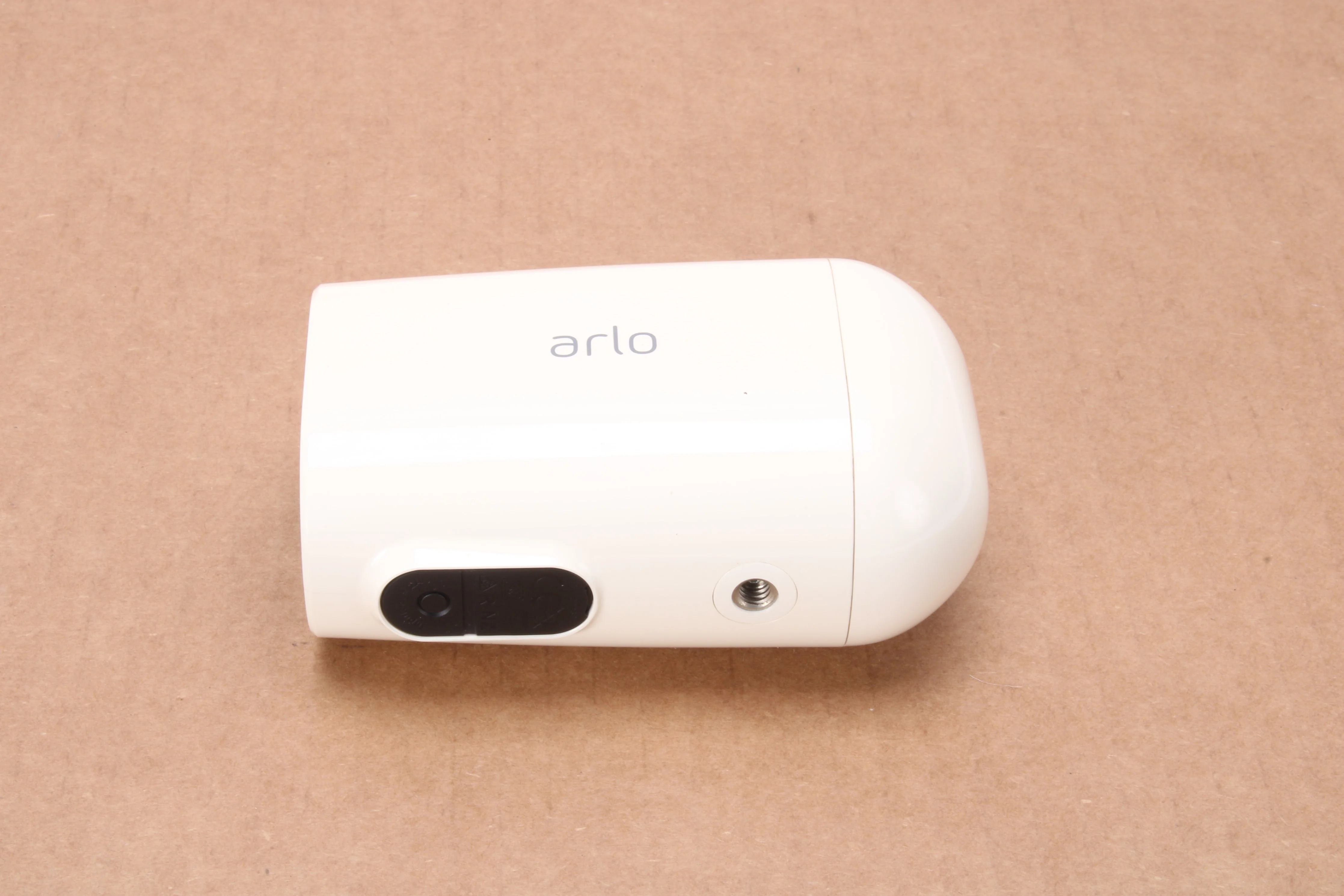 Arlo VMC2032-100NAS Essentials XL Spotlight Camera White W/ Accessories - Fair - Image 4