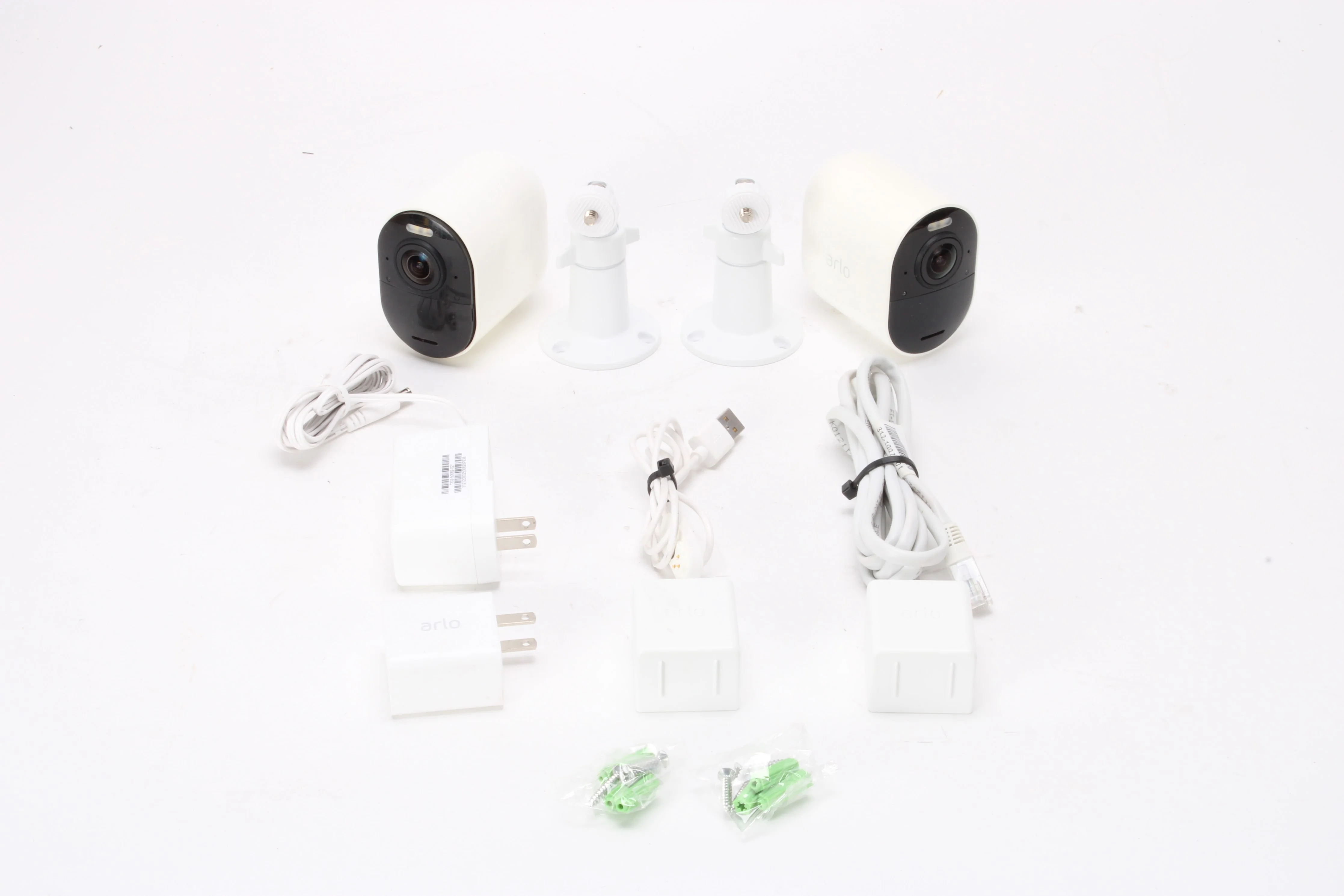 Arlo VMS5240-200NAS 4K HDR W/ 2x: Ultra 2 Spolight Camera & VMB5000 Base Station - Image 2