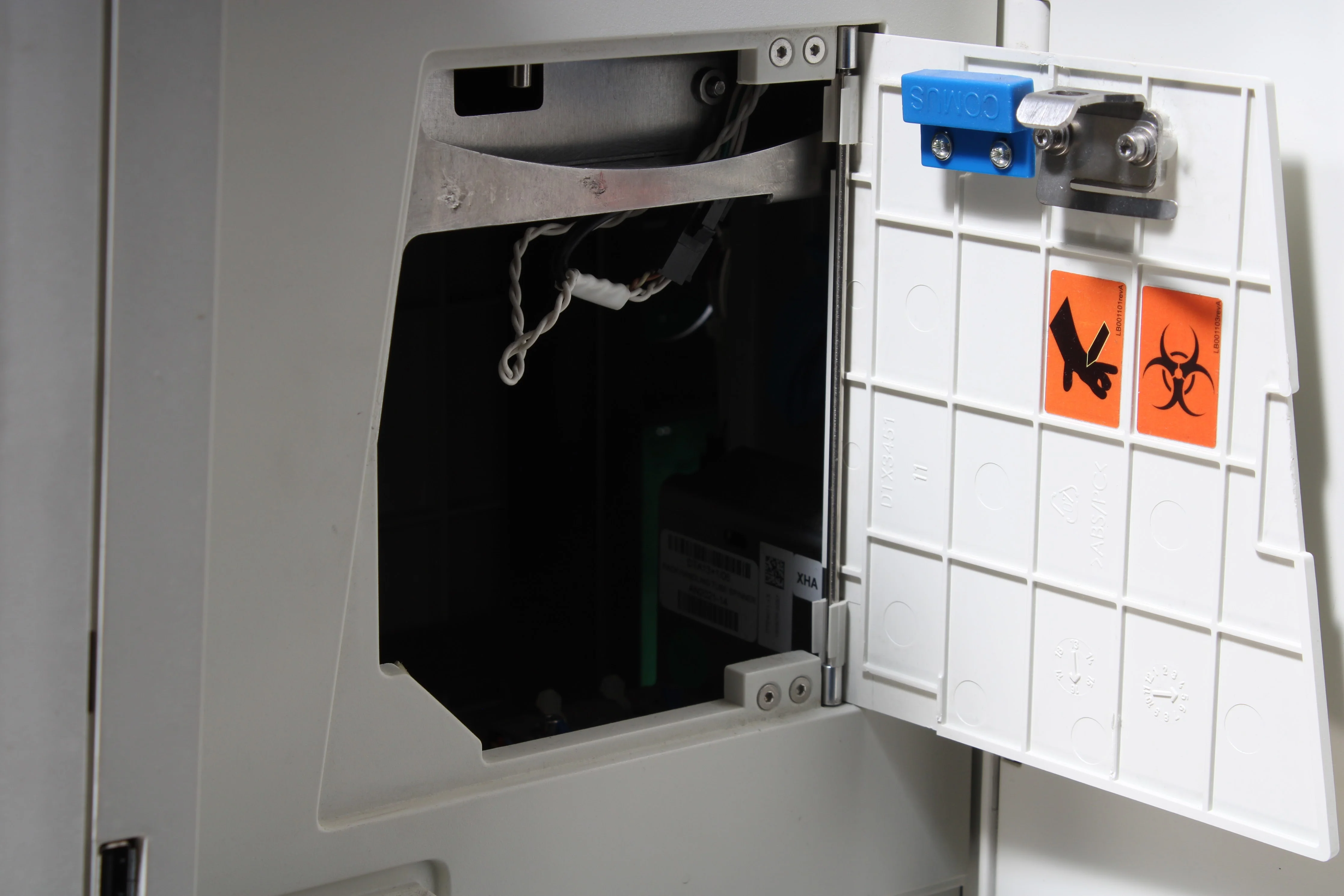 Bio-Rad D-100 Hemoglobin Testing System 290-1000 - AS IS For Parts - Image 10