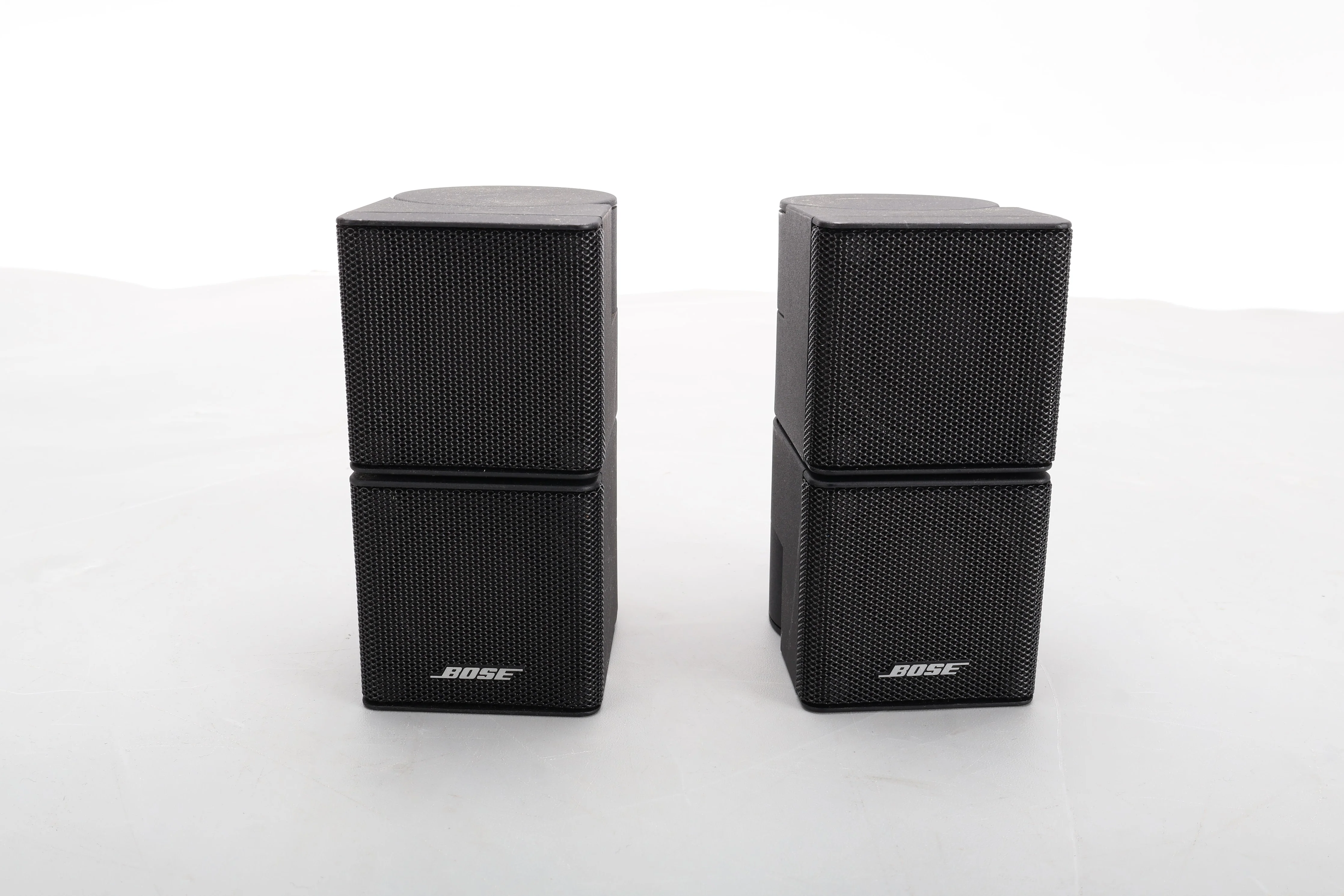 Bose 4x Jewel Cube Speaker With Center, 5x Bose RCA Cable, and 2x Speaker Stands - Image 3