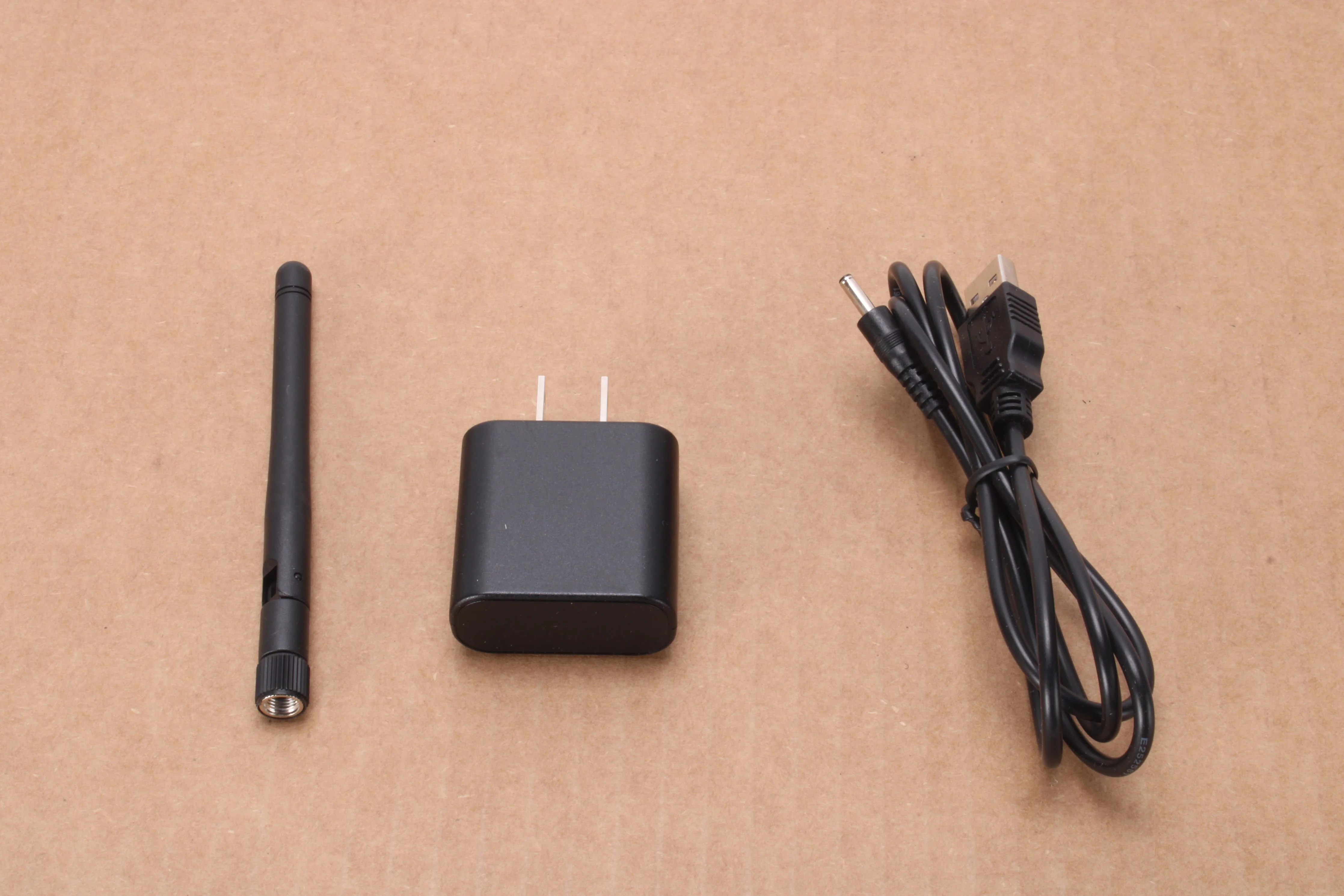 Card Access ZXT30 Zigbee Extender 3 With Power Supply and Accessories - Image 2
