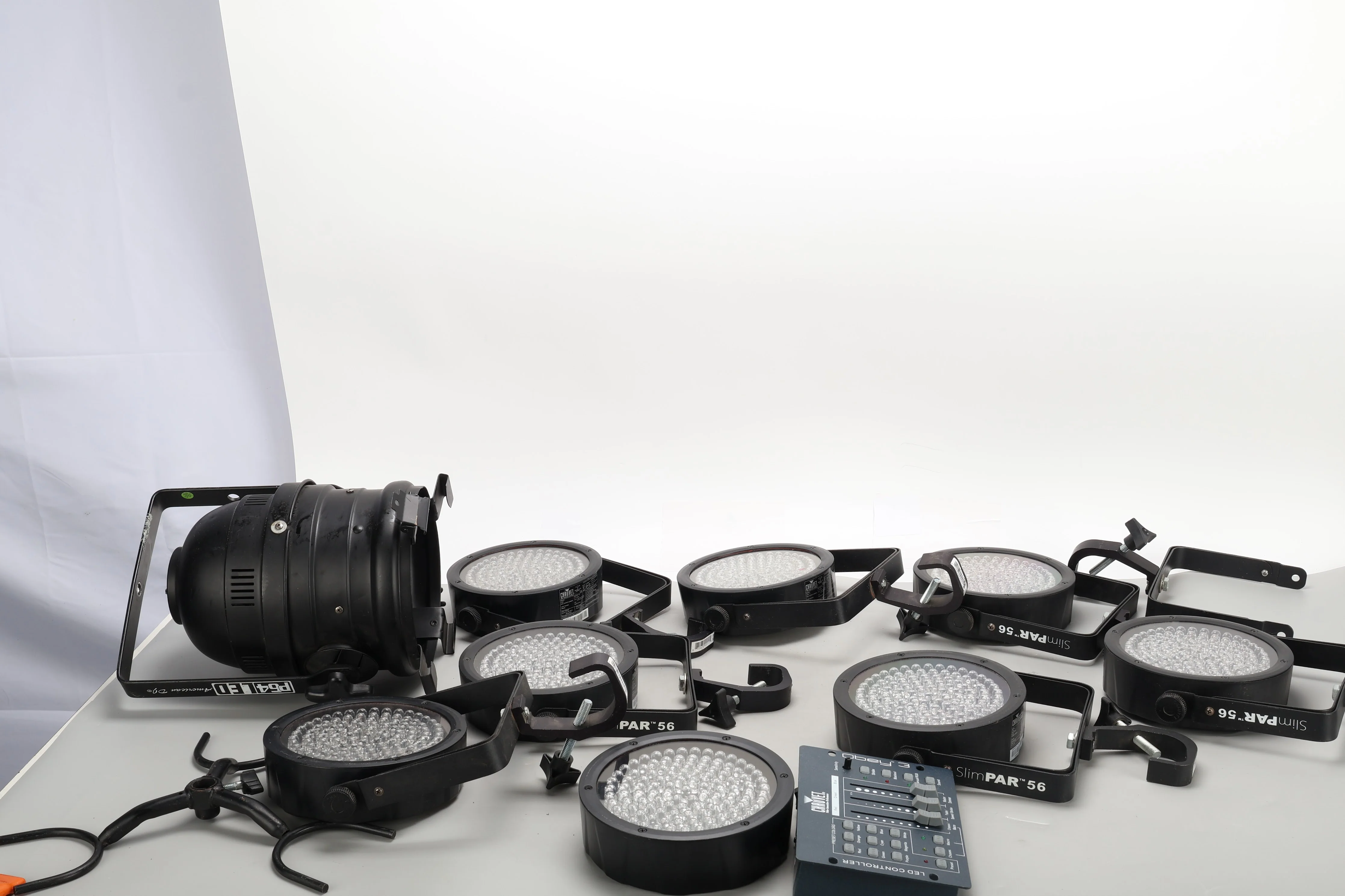 Chauvet DMX Universal Lighting System With Obey 3 Controller and 8x: Slimpar 56 - Image 2