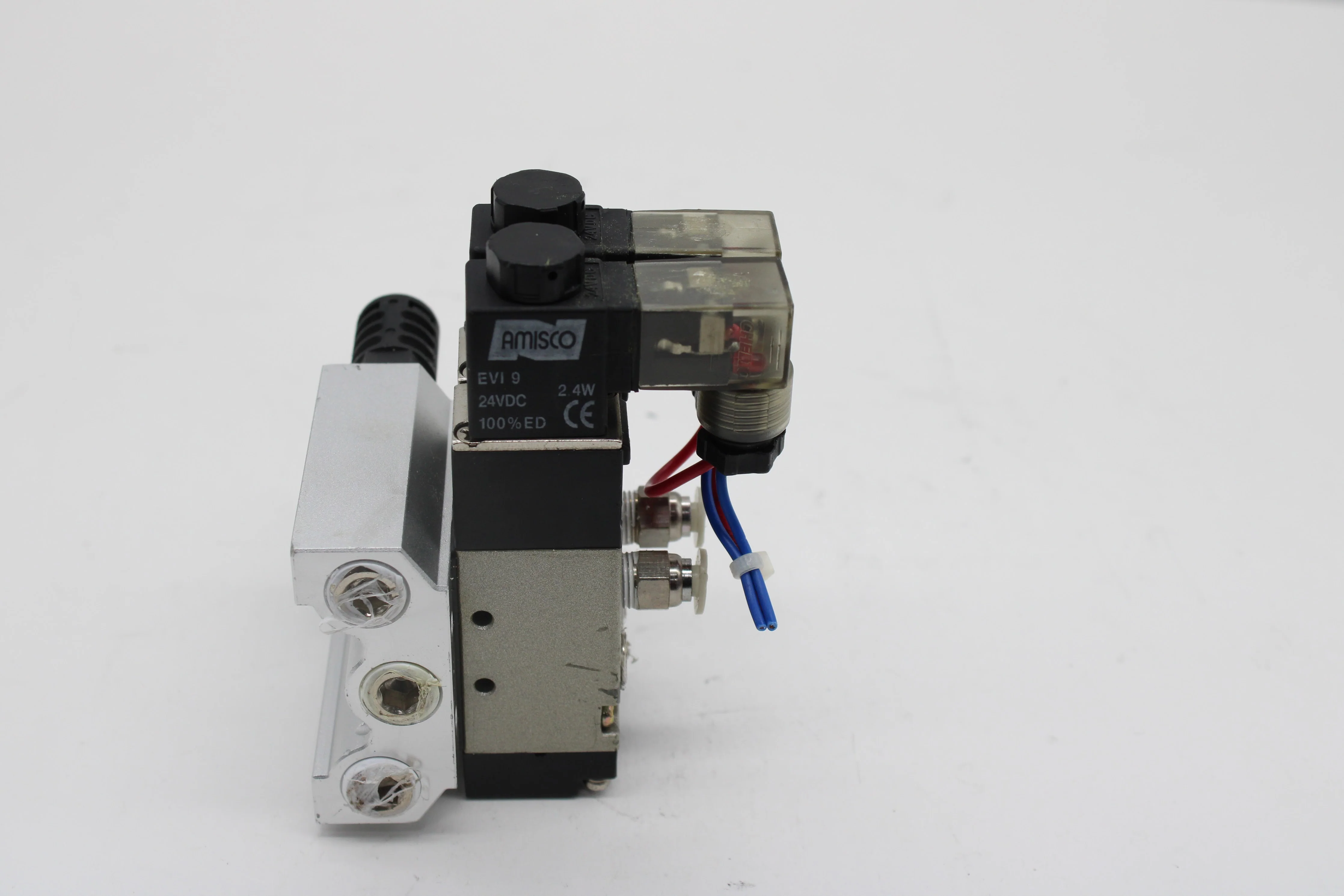 Chelic 2x SV-5101 SV Series Body Ported Solenoid Valve on Mount - Image 6