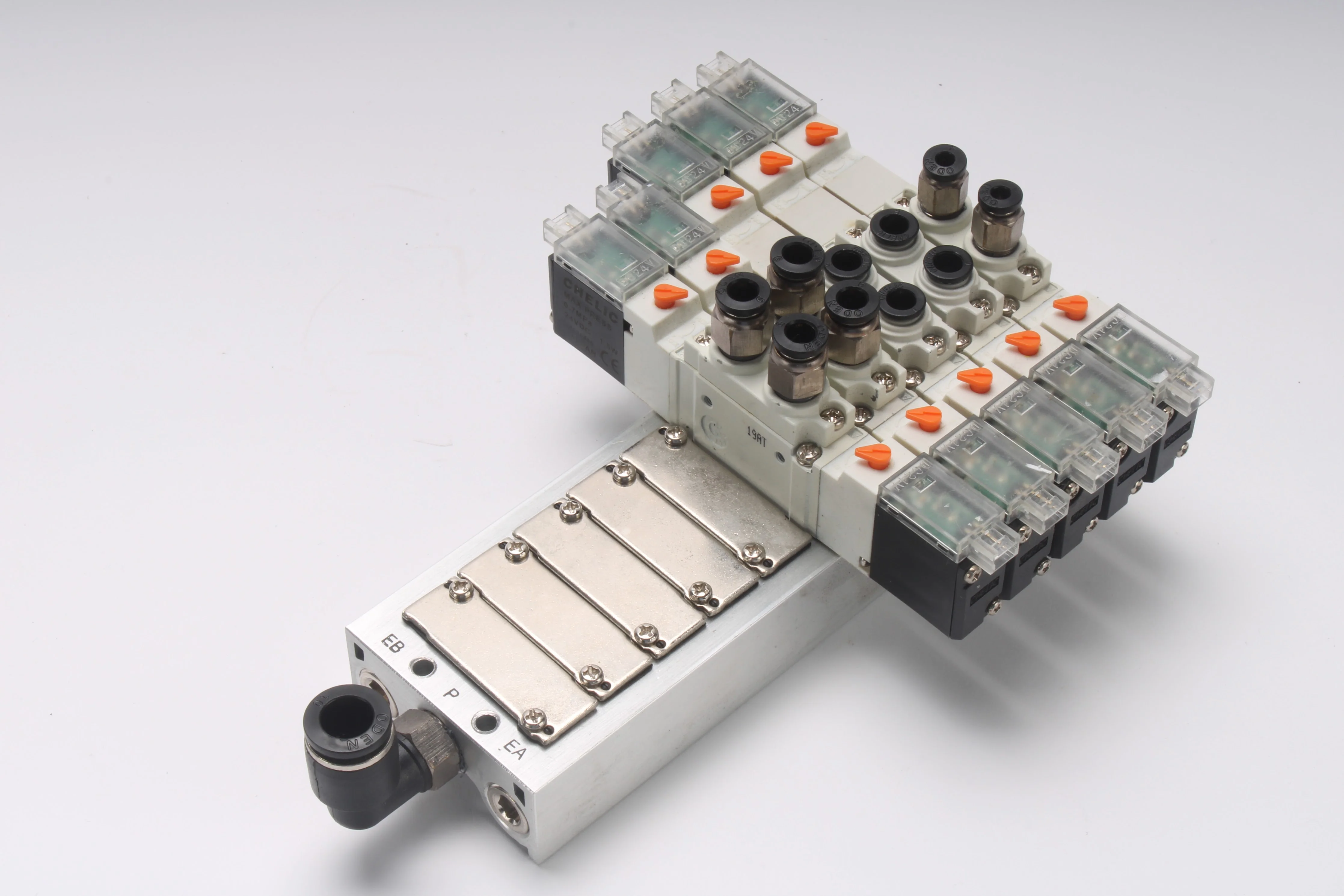 Chelic 5x SM5300-C6 Solenoid Valves With Manifold - Image 3
