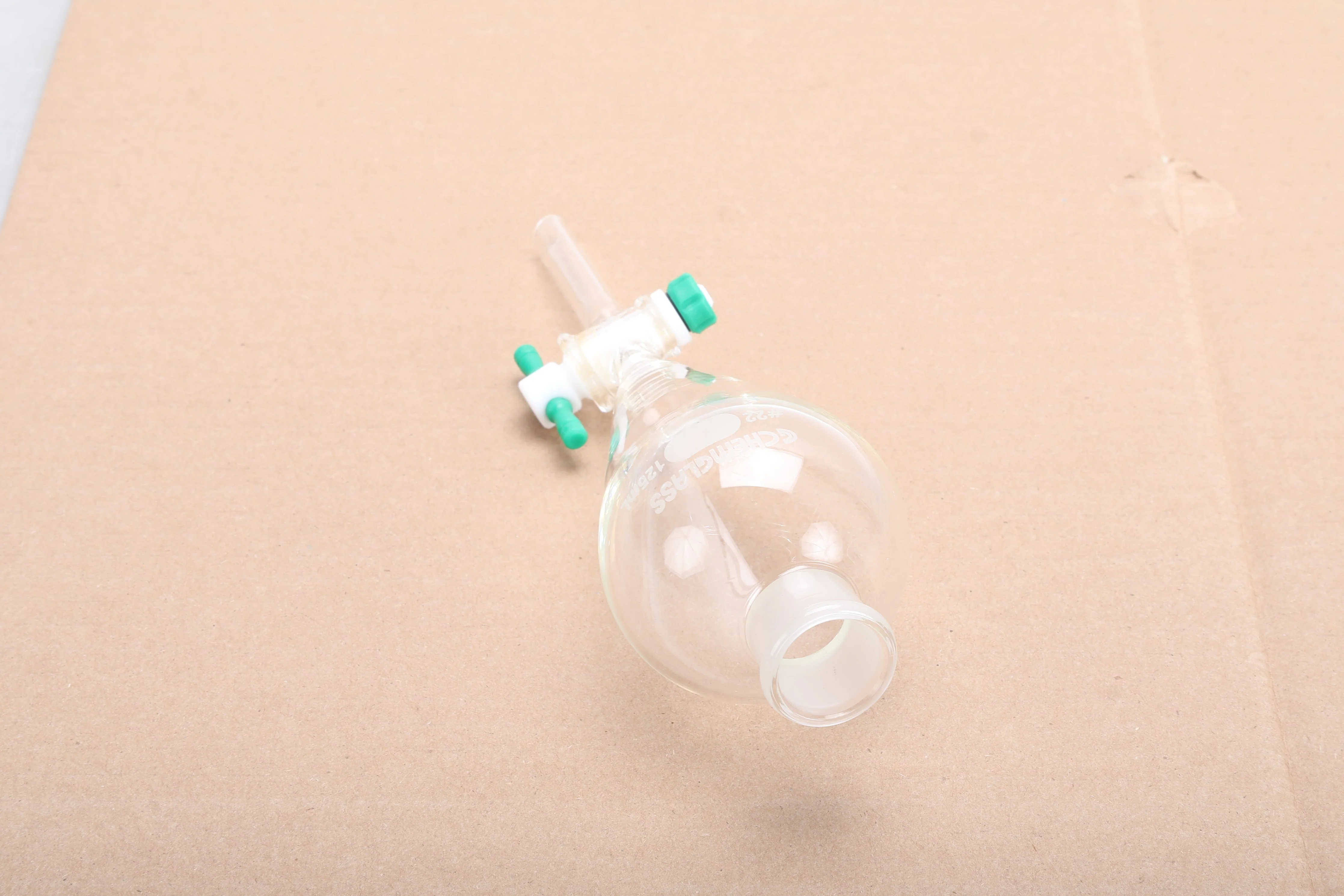 Chemglass CG-1742-03 125mL Squibb Separatory Funnel #22 Outer Stopper Neck, 2mm - Image 3