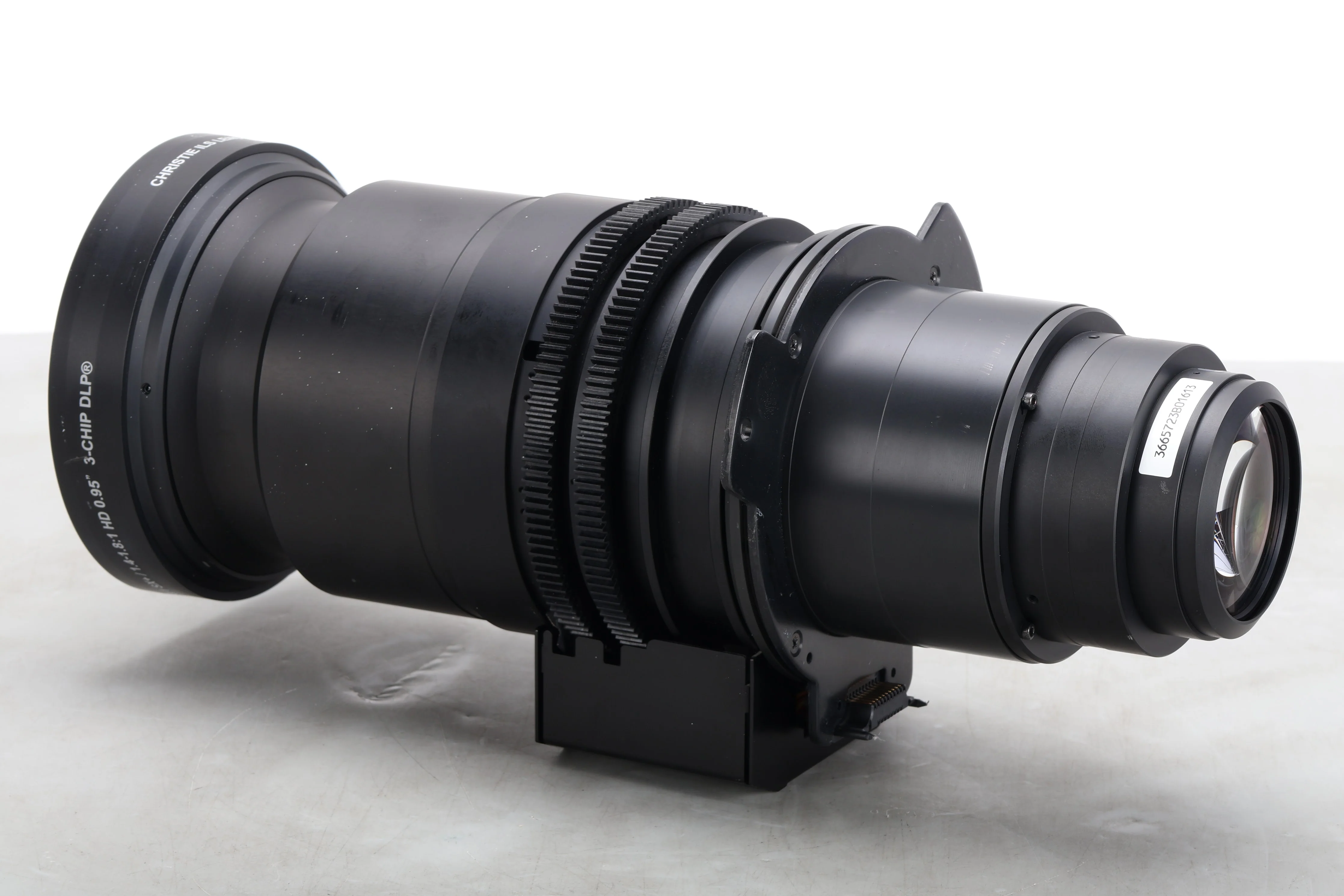 Christie ILS LENS 1.5-2.0:1 SX+/ 1.4-1.8:1 HD 0.95" 3-CHIP DLP Projector Lens - Image 2