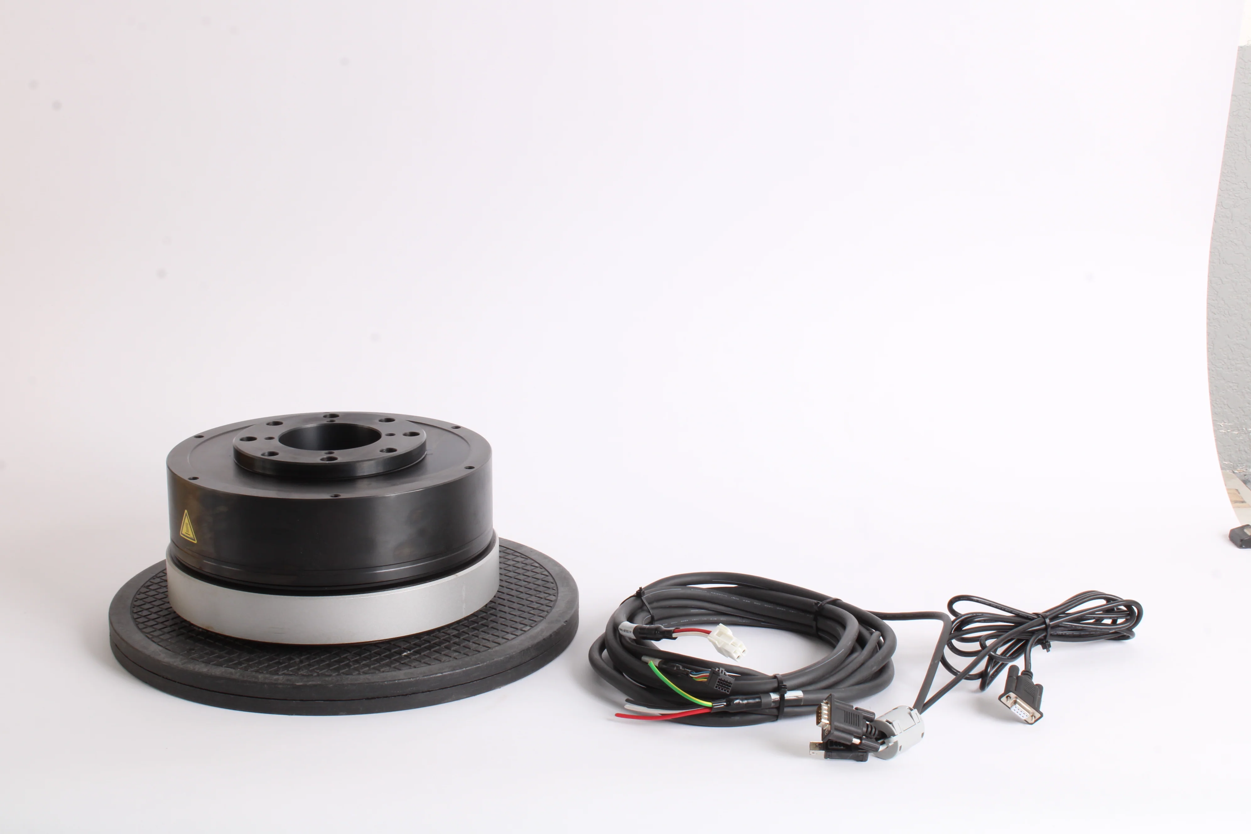 CKD AX4075TS-DM04-U0 Actuator 3AC, 200V, 21.2Hz 127rpm W/ Cables Fair Condition