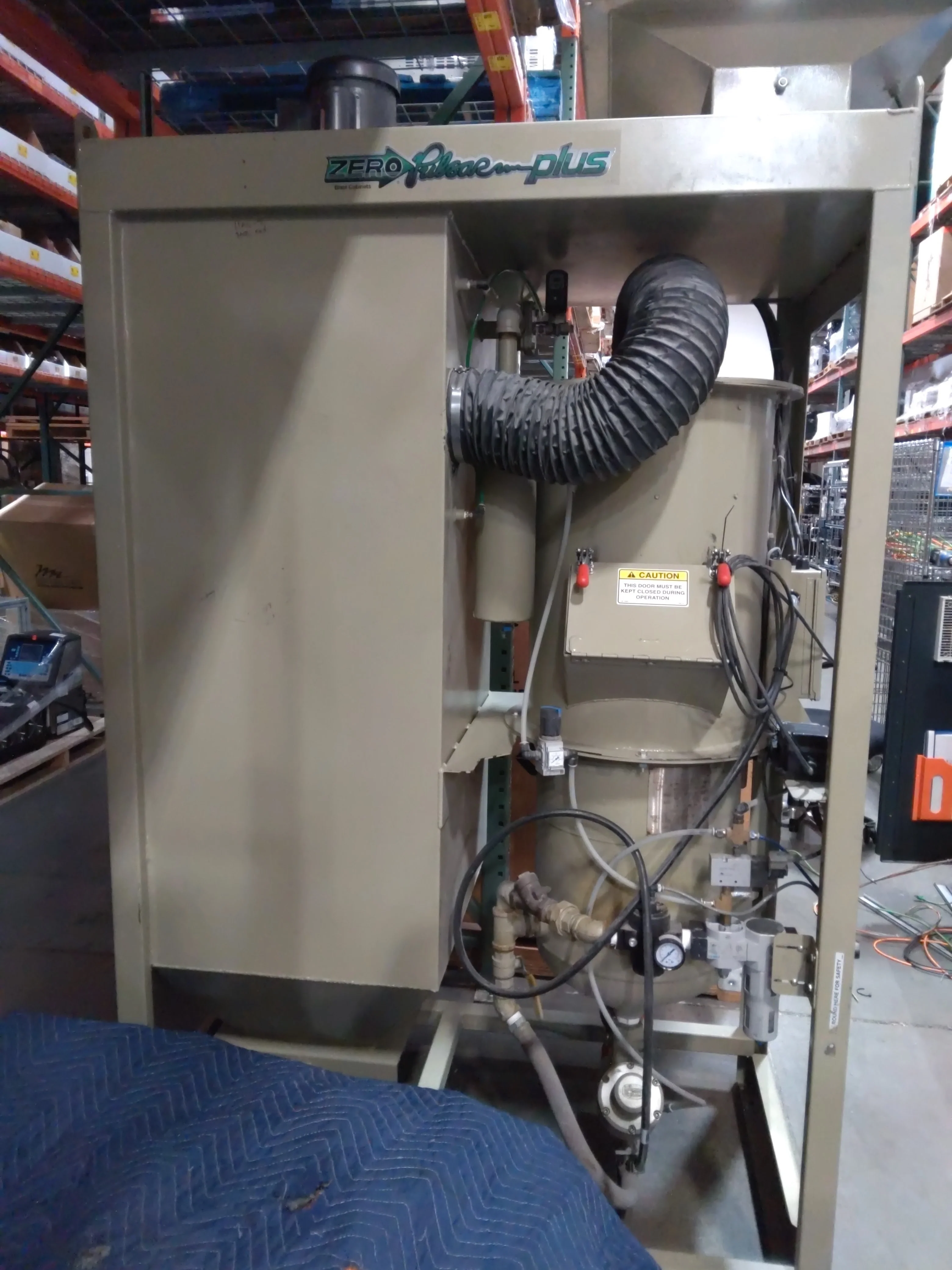 Clemco Pulsar Plus VI-P Pressure Sand Blast Suction Cabinet 600CFM + Accessories - Image 3