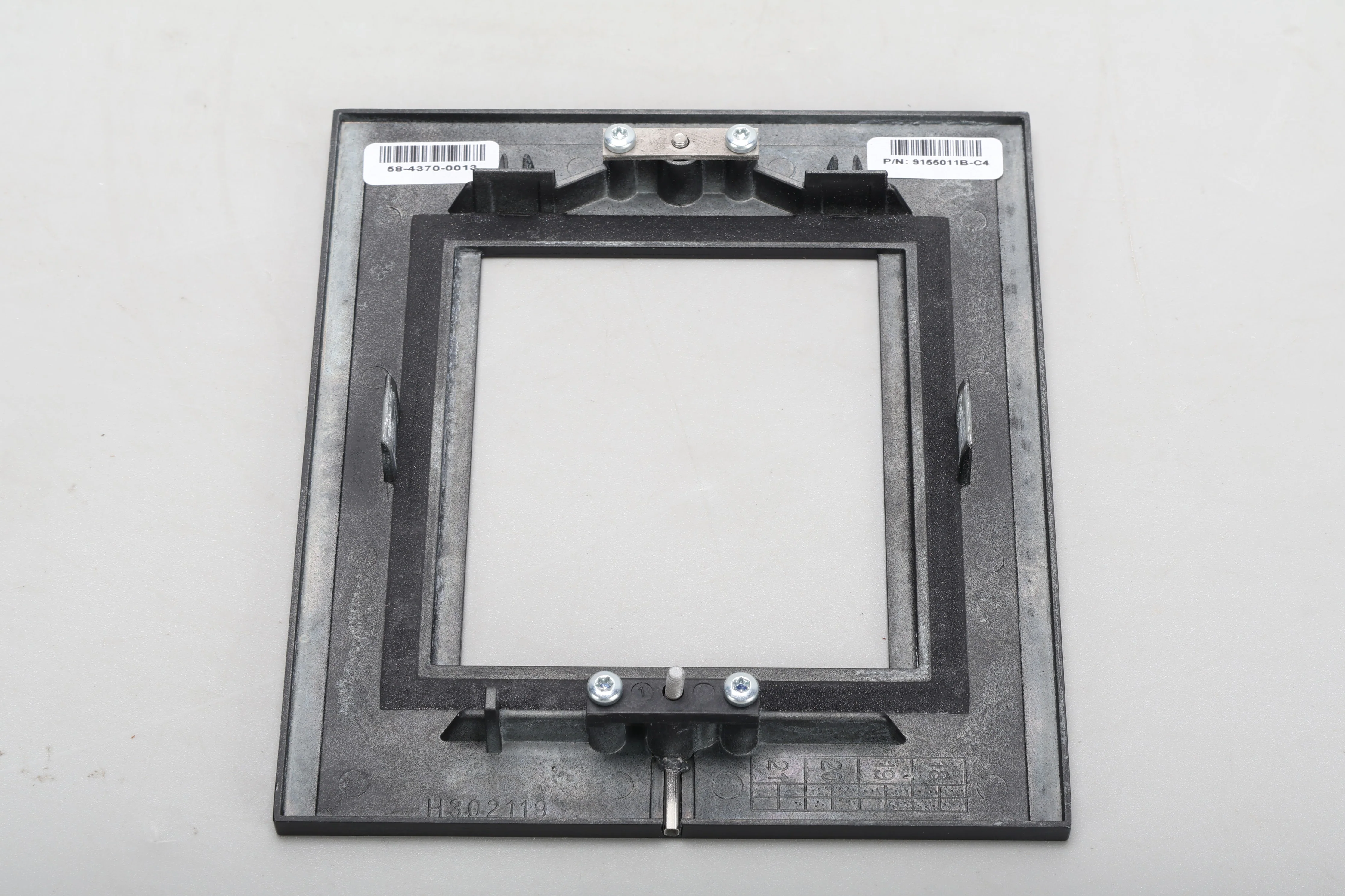 Control4 9155011B-C4 Frame for DS2 Mini Keypad With Screws - Image 4