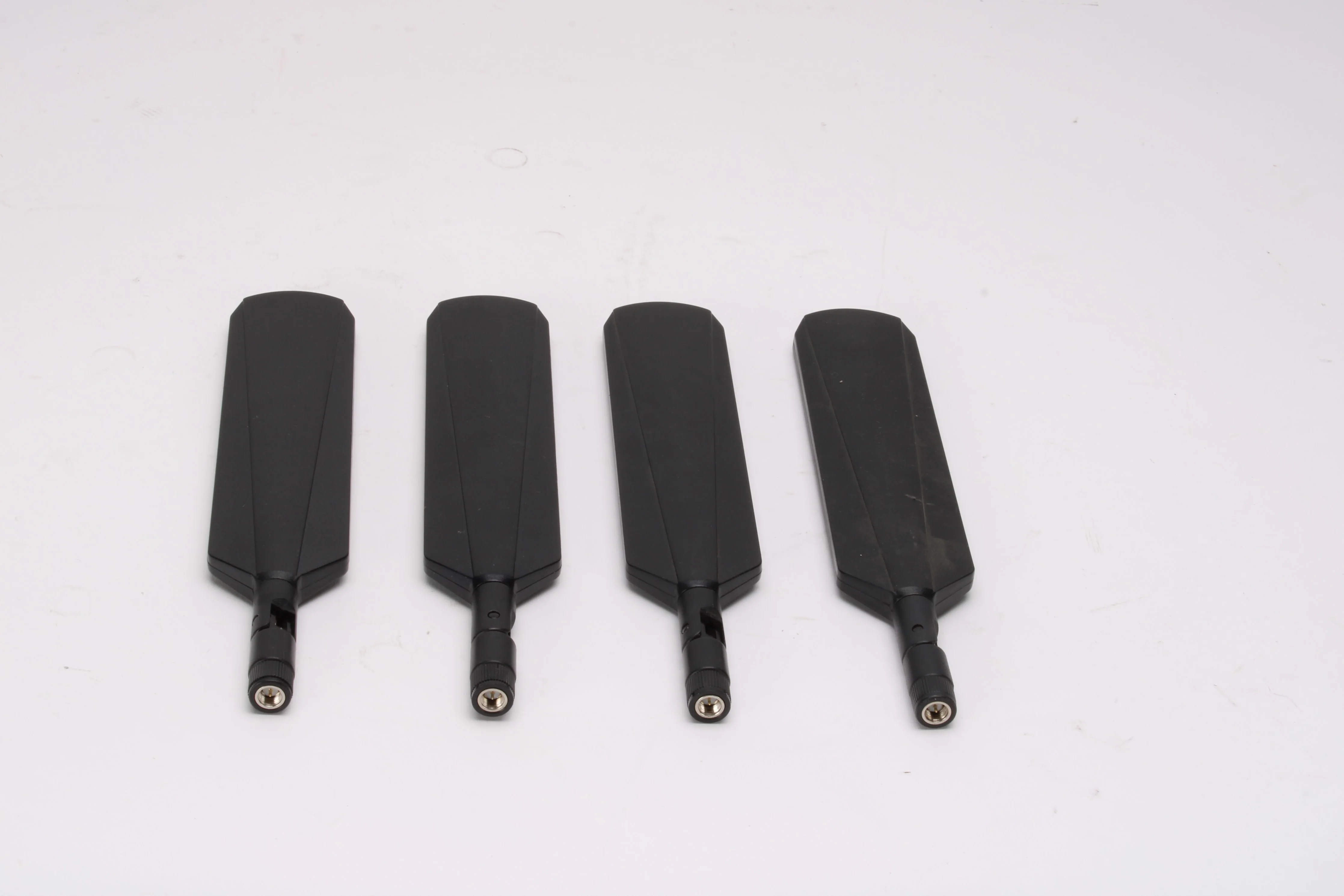 Cradlepoint 170649-000 Router IBR, AER, ARC, COR Mode Paddle Antenna Lot of 4 - Image 2