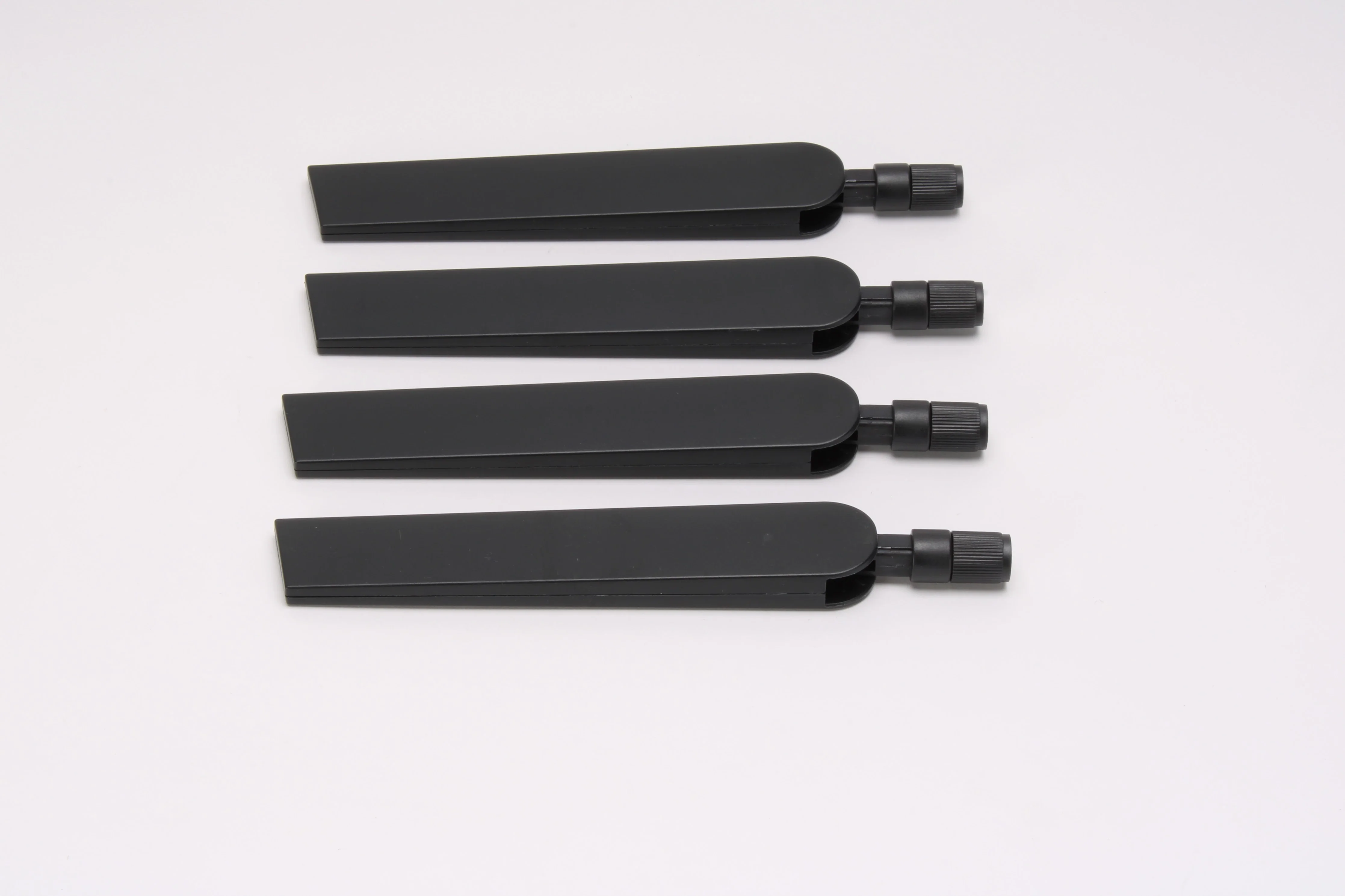 Cradlepoint / 170801-00 5G/4G Cellular Antennas - Lot of 4 - Image 3