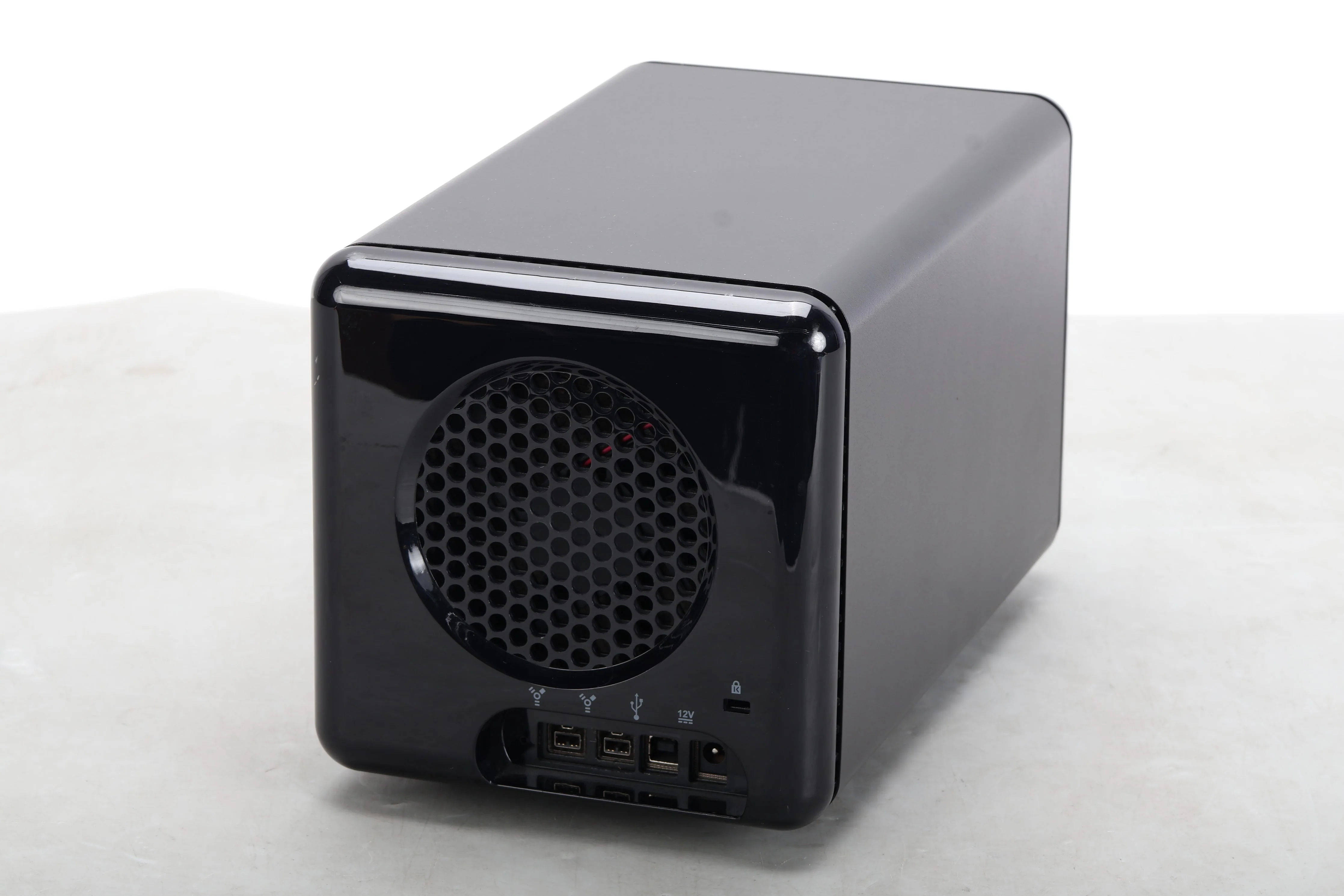 Data Robotics Drobo DRO4D-D 4 Bay Storage 900-00003-001 W/ 2x 500GB Hard Drive - Image 3