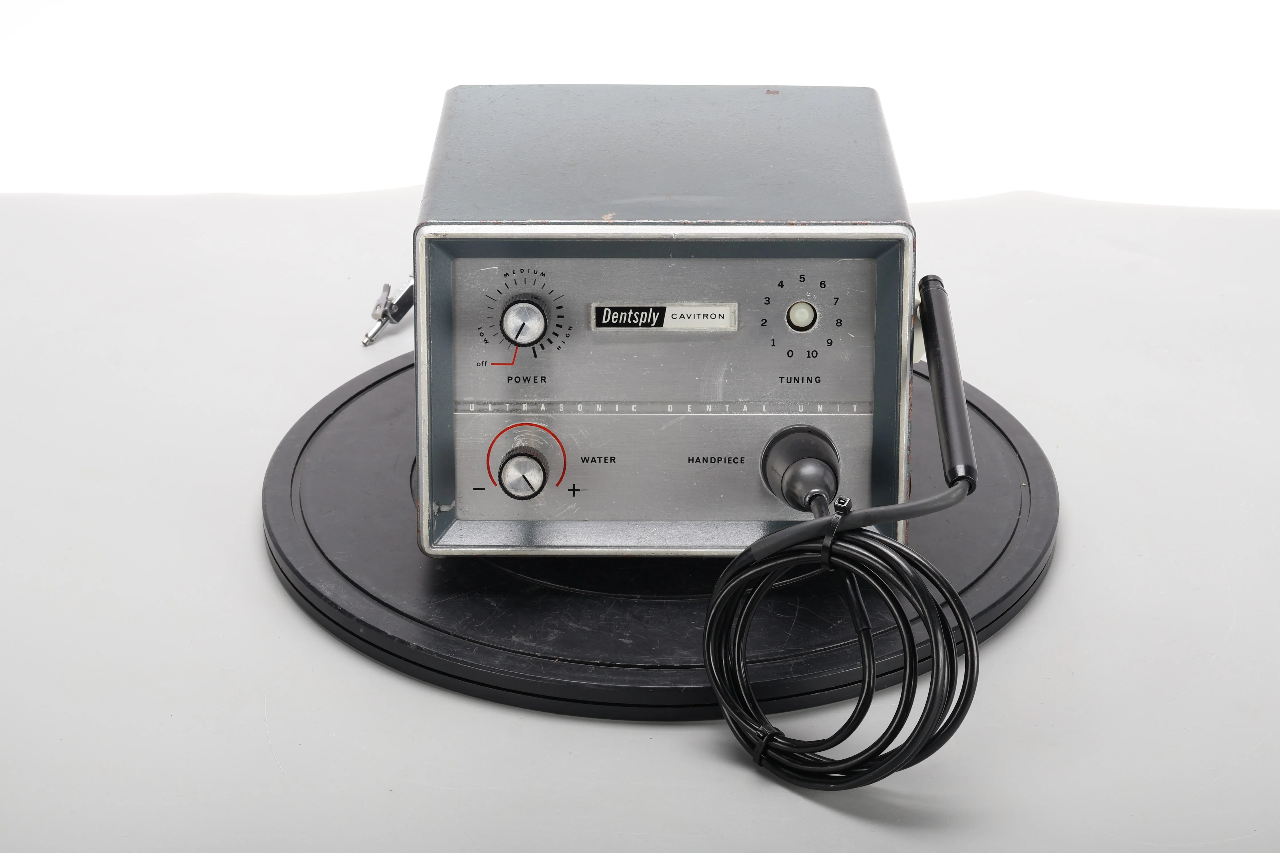 Dentsply Cavitron Model 660 Magnetostrictive Ultrasonic Scaler With Foot Pedal - Image 3