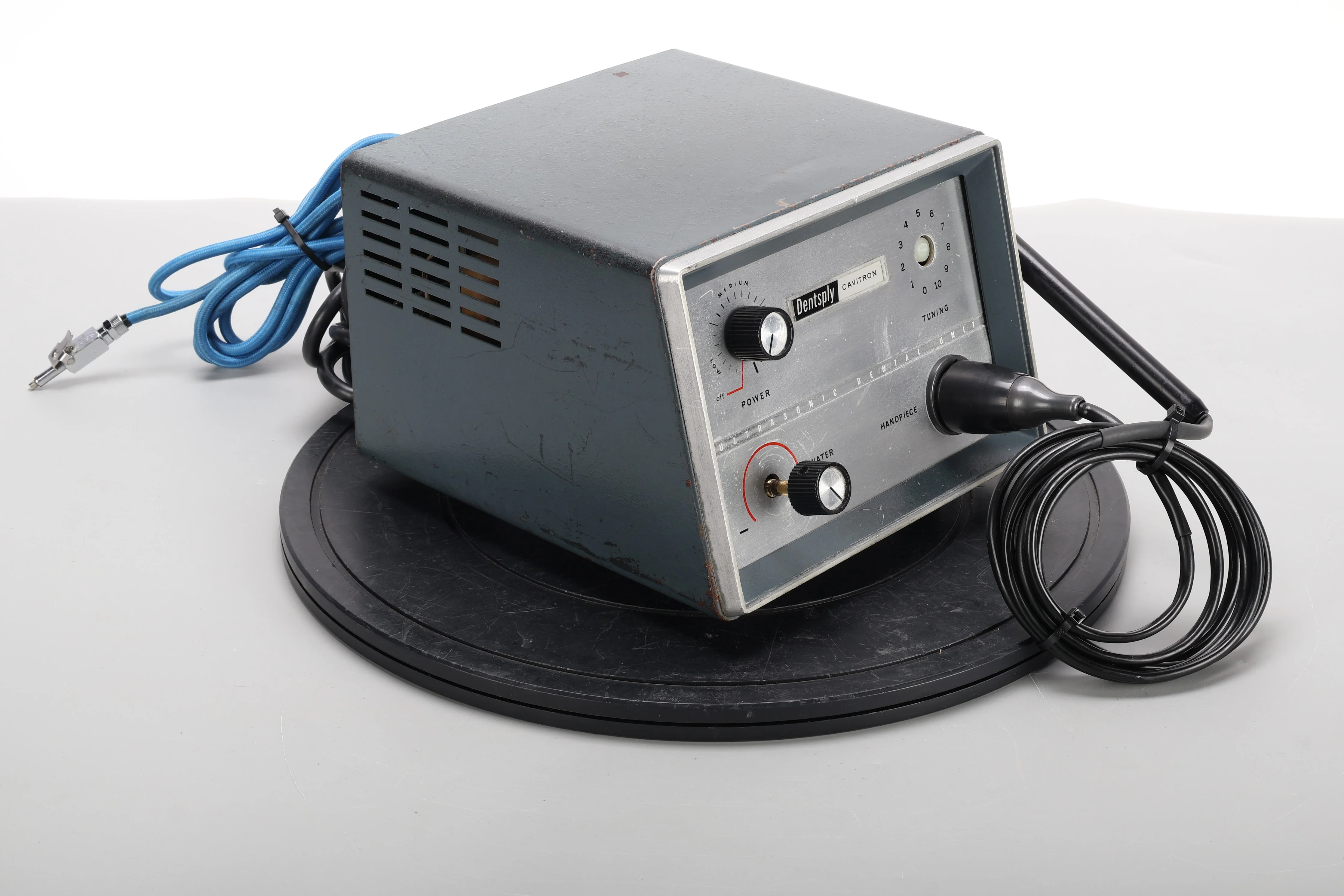 Dentsply Cavitron Model 660 Magnetostrictive Ultrasonic Scaler With Foot Pedal - Image 4