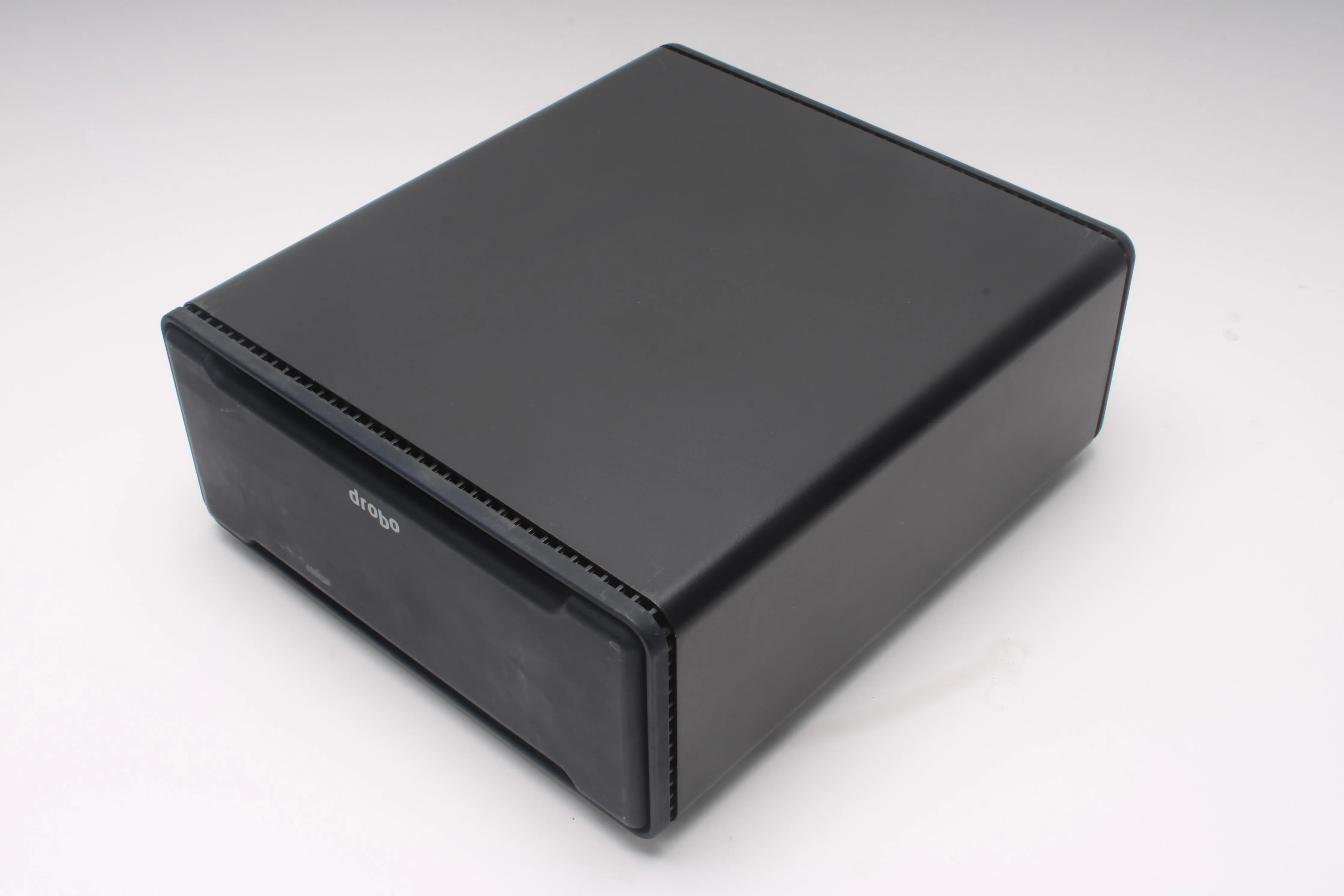 Drobo B800fs Beyond Raid 8-Bay Dual Storage Array With 3x: 2TB HDDs - Image 6