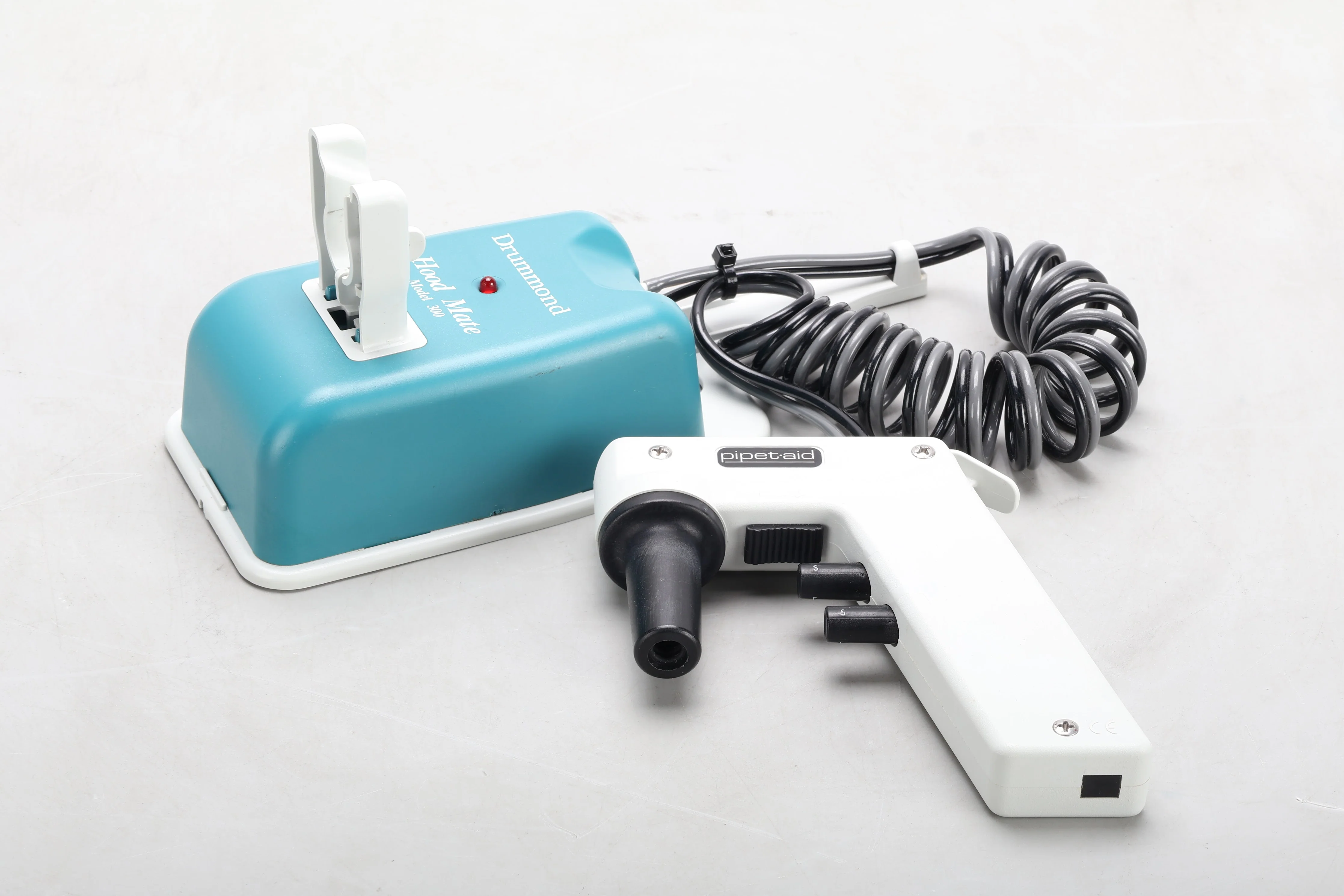 Drummond Pipet-Aid Hood Mate 300 Pipet Controller With Power Supply - Image 2