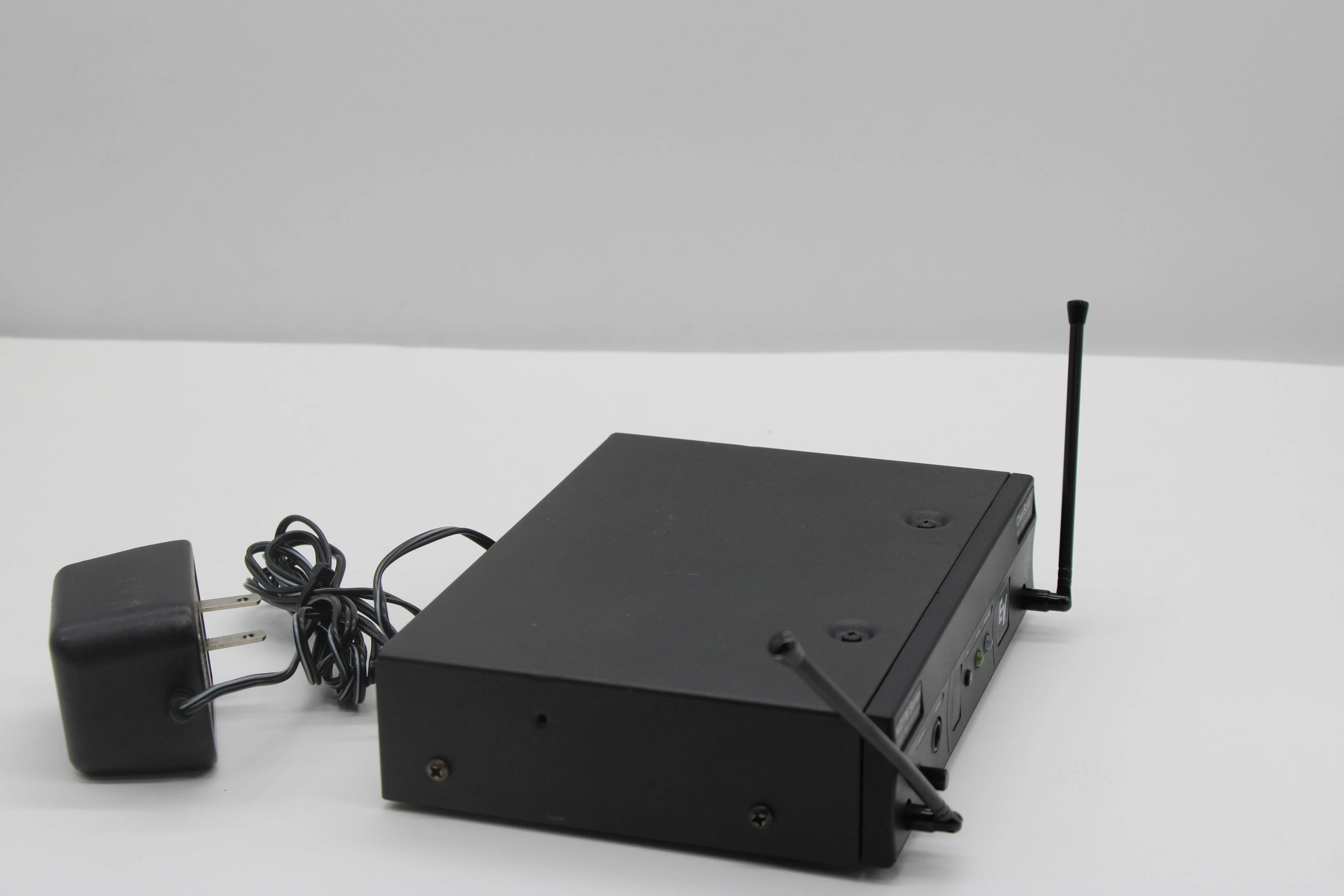 ElectroVoice NRU-G UHF Wireless ClearScan Auto Channel Selection - Image 4