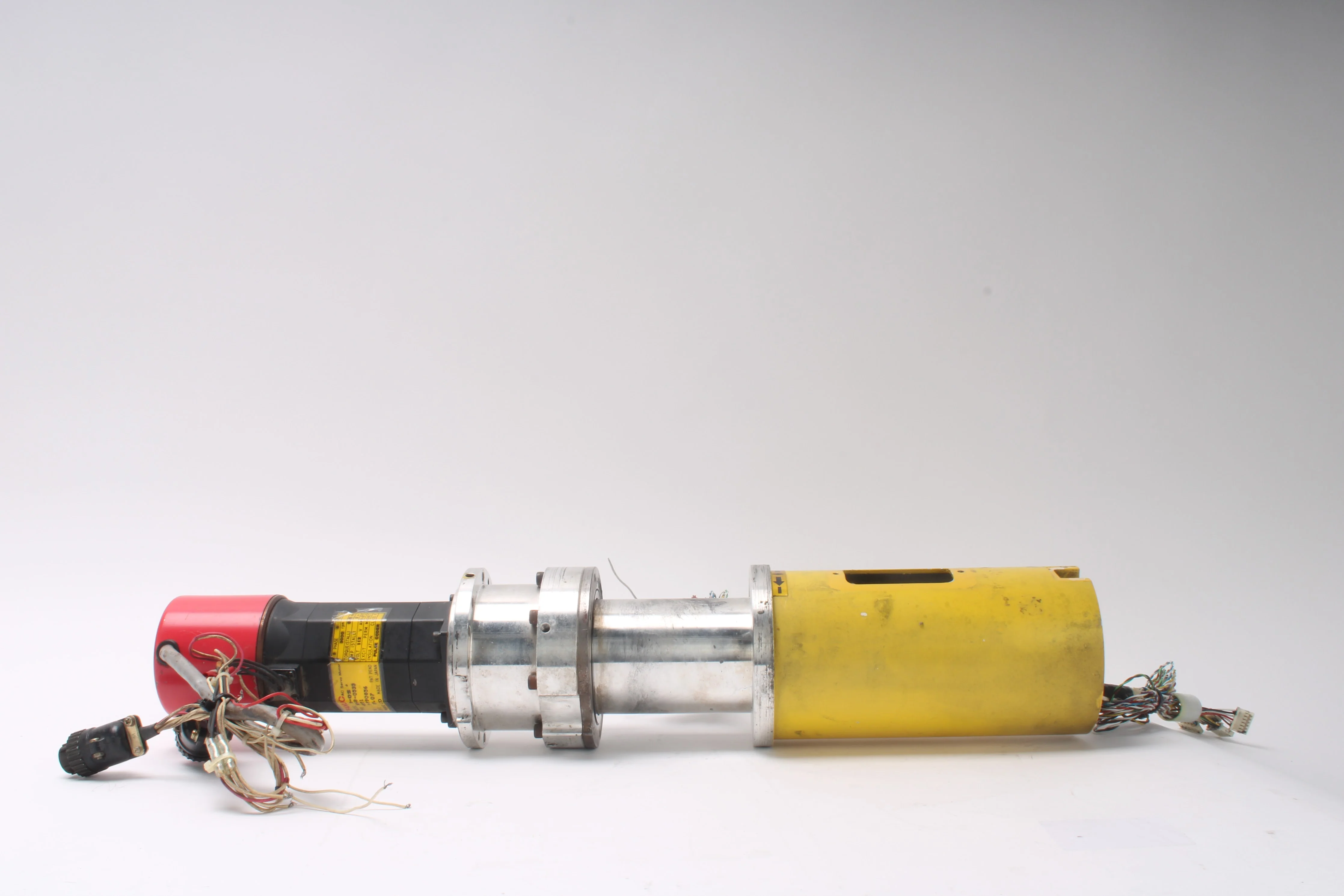 Fanuc 3-0S A06B-0533-B551 Servo Motor 3000 RPM 3 Phase 6 Poles - Fair Condition - Image 2