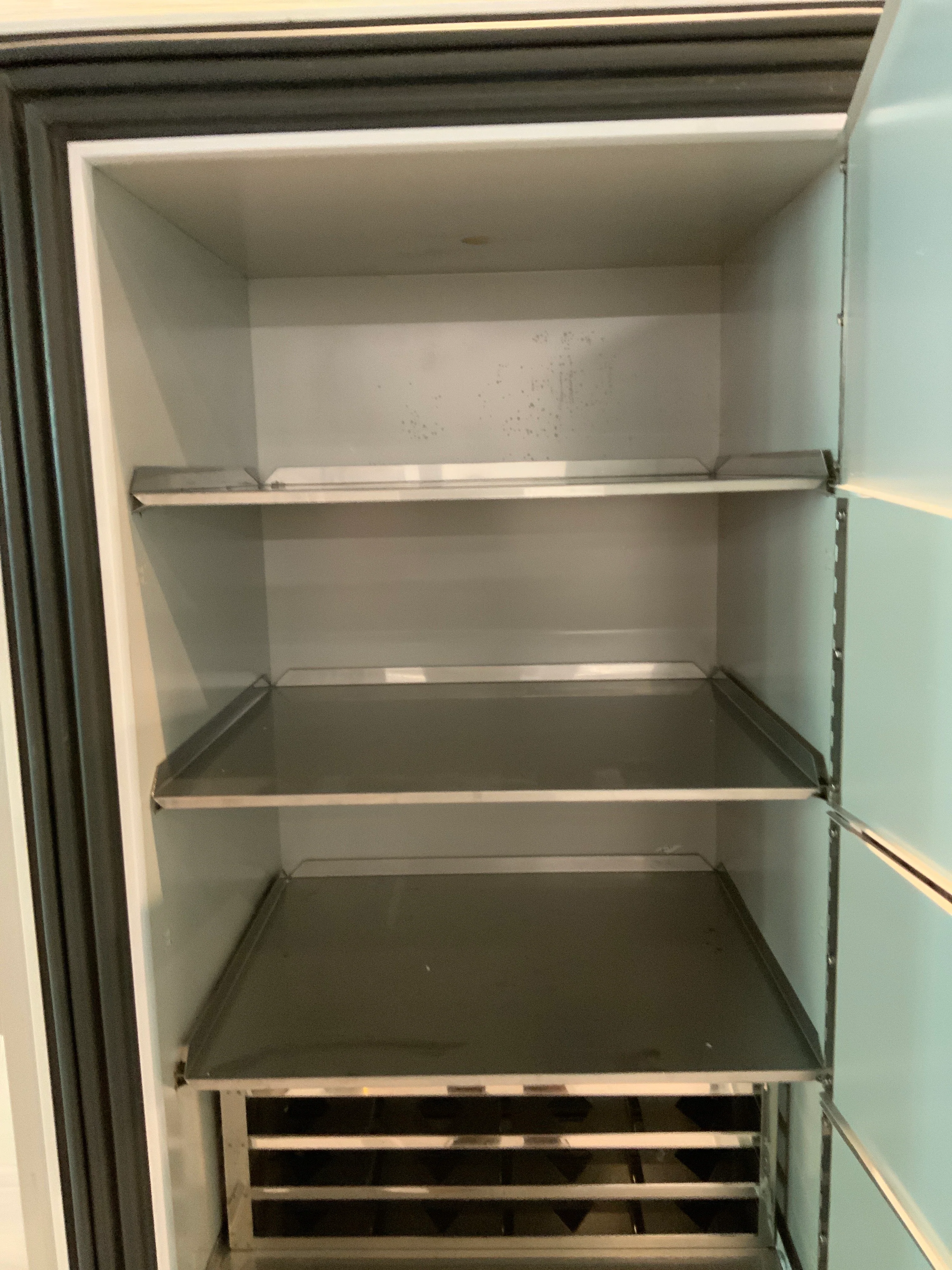 Fisher Scientific 8955 Isotemp Ultra-Low -86°C Freezer With 5x Shelves - Image 6