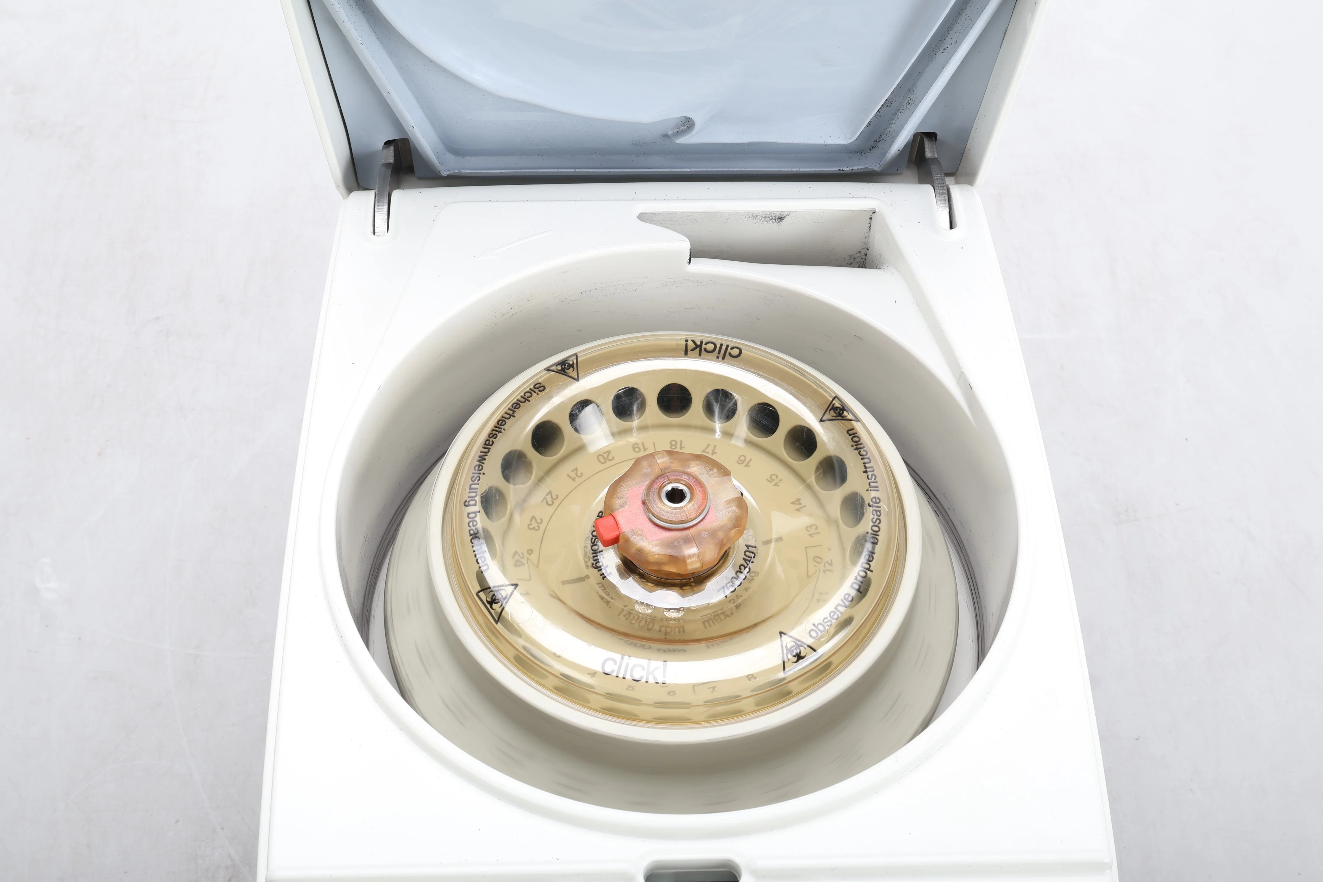 Fisher Scientific Accuspin Micro 17 Centrifuge 75002461 W/ 75003524 Rotor & Lid - Image 7