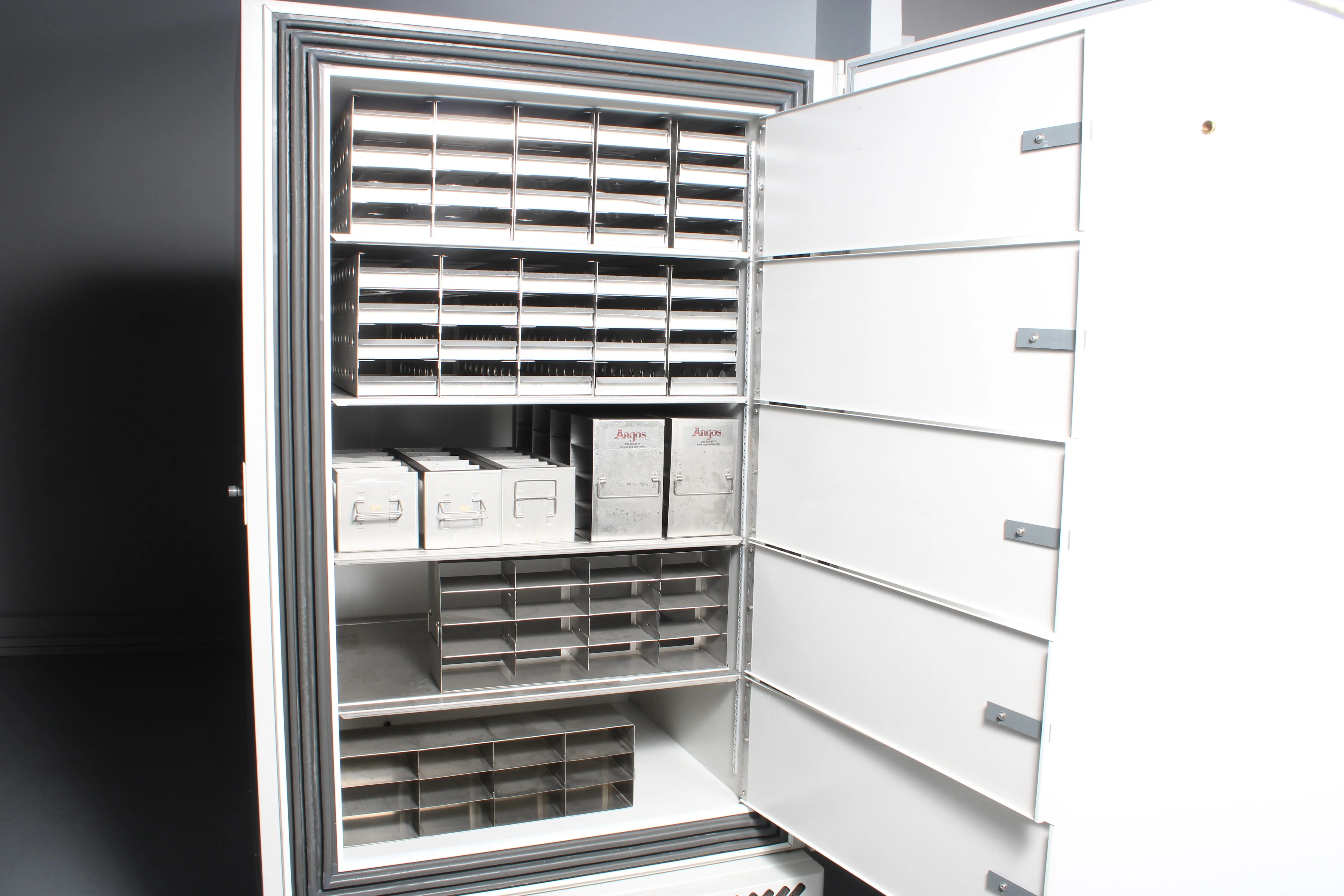 Fisher Scientific Isotemp IU2386A Ultra-Low Lab Freezer -80C 120V W/ 4x Shelves - Image 7
