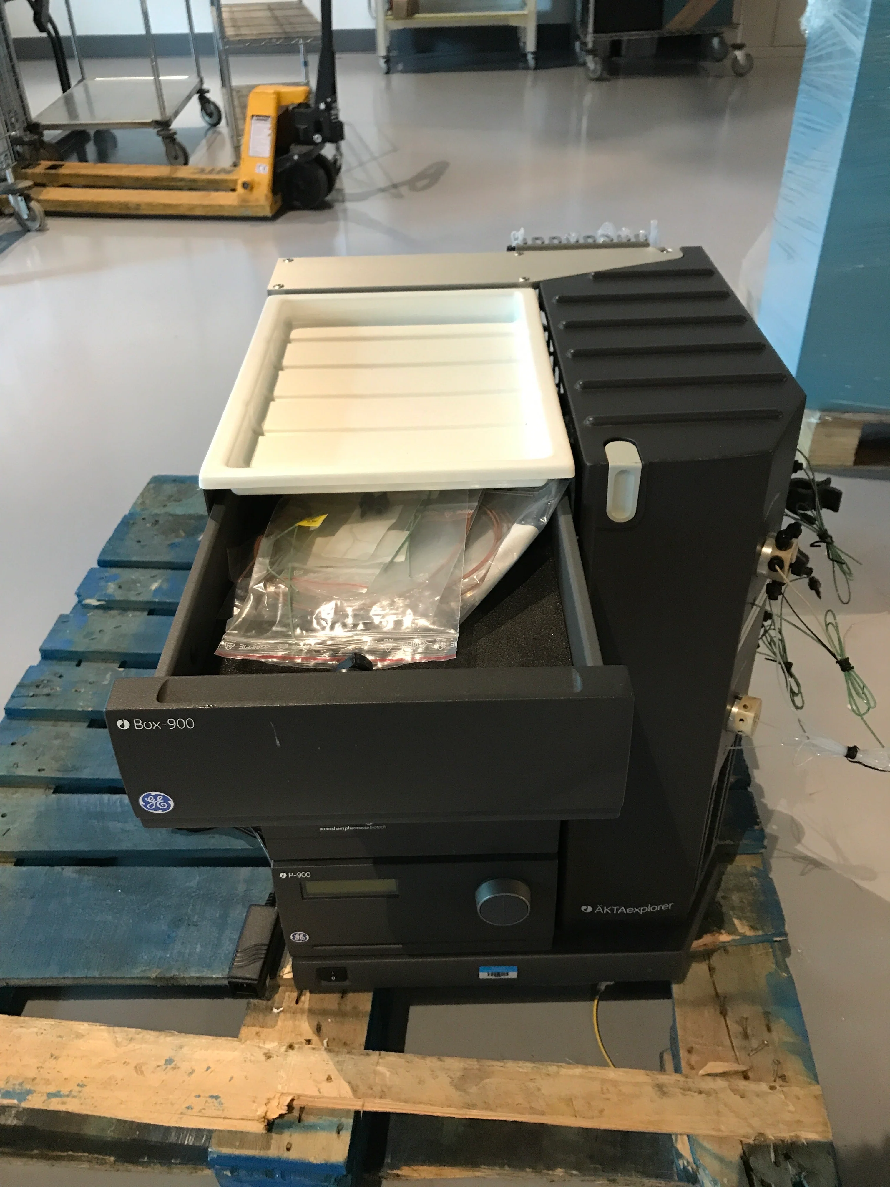 GE P-900 / UV-900 / pH/C-900 / Box-900 AKTA Explorer Chromatography System - Image 3
