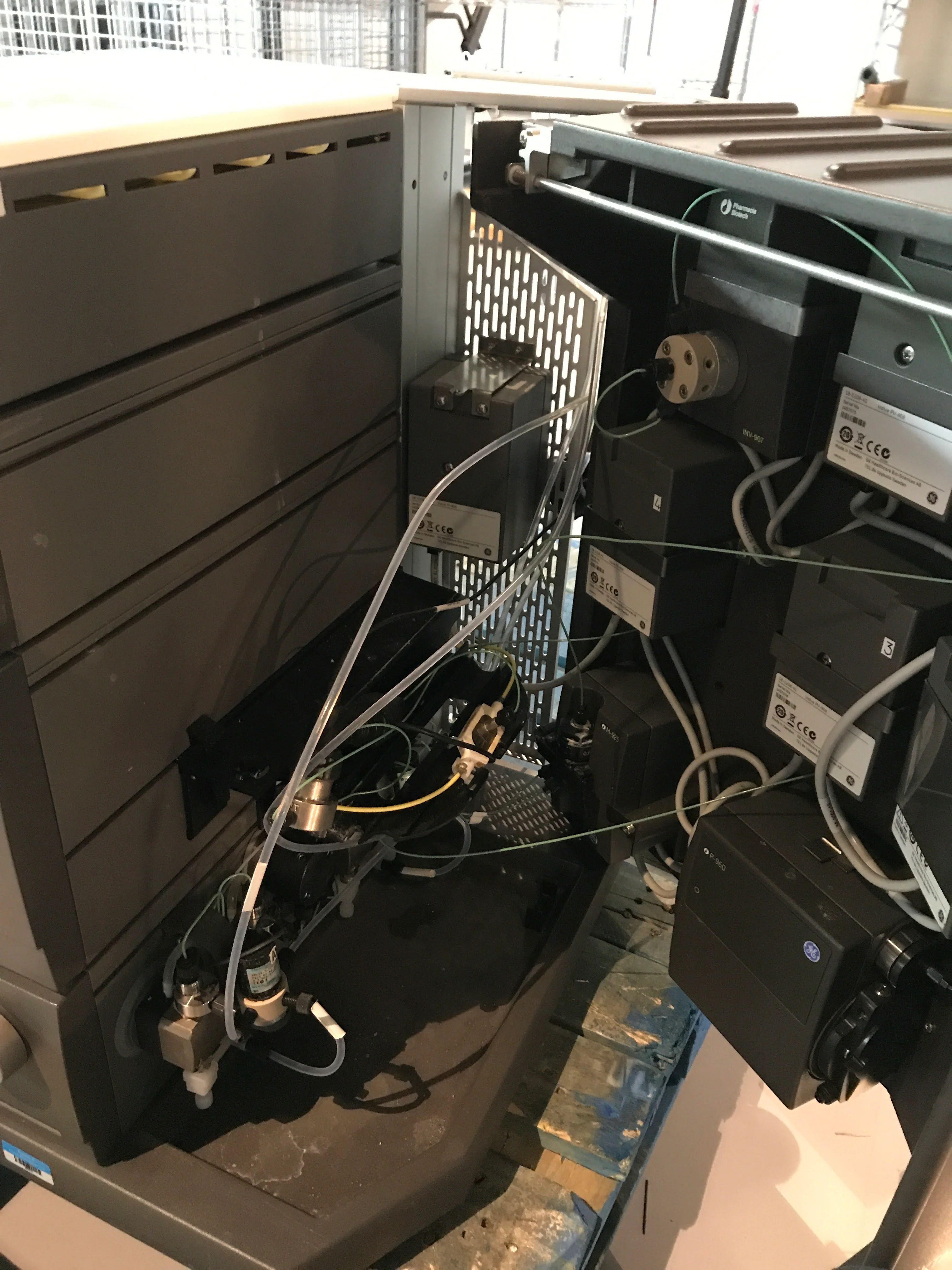 GE P-900 / UV-900 / pH/C-900 / Box-900 AKTA Explorer Chromatography System - Image 6