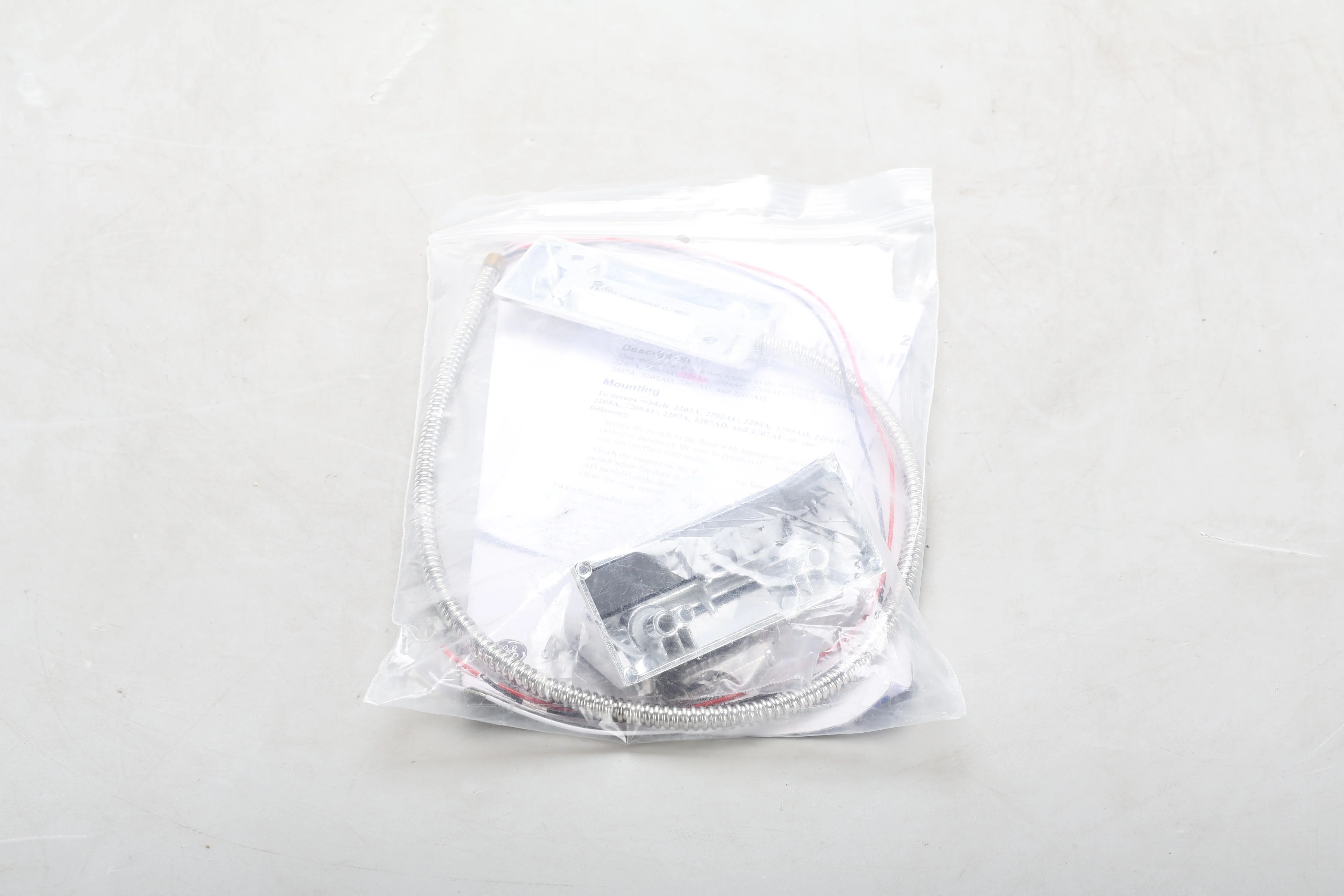 GE Security 2204A-L Interlogix Overhead Door Floor Mount Contact - NEW