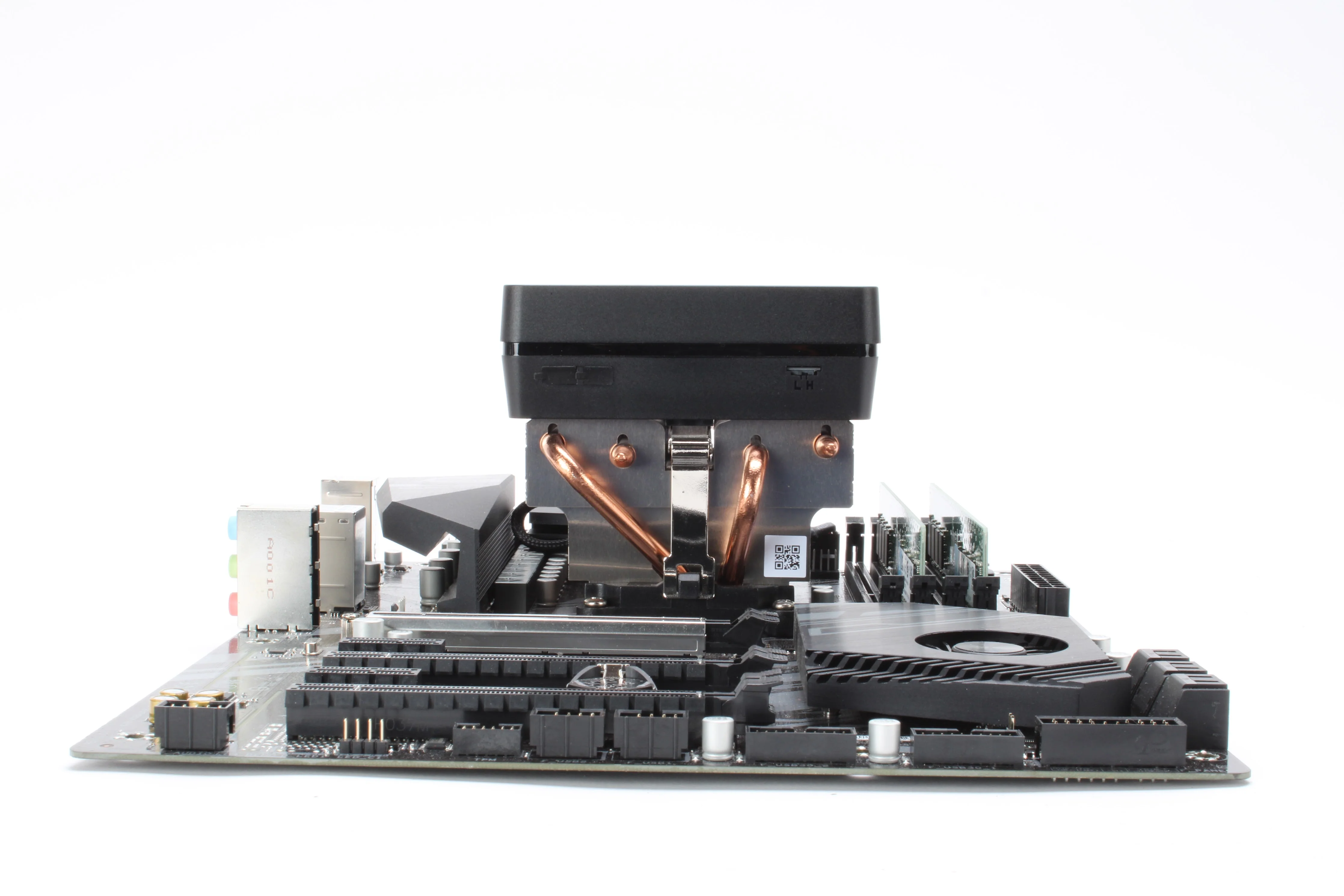 Gigabyte UD X570 Ultra Durable Motherboard With AMD Ryzen 7 3700x and 2x8GB Ram - Image 5