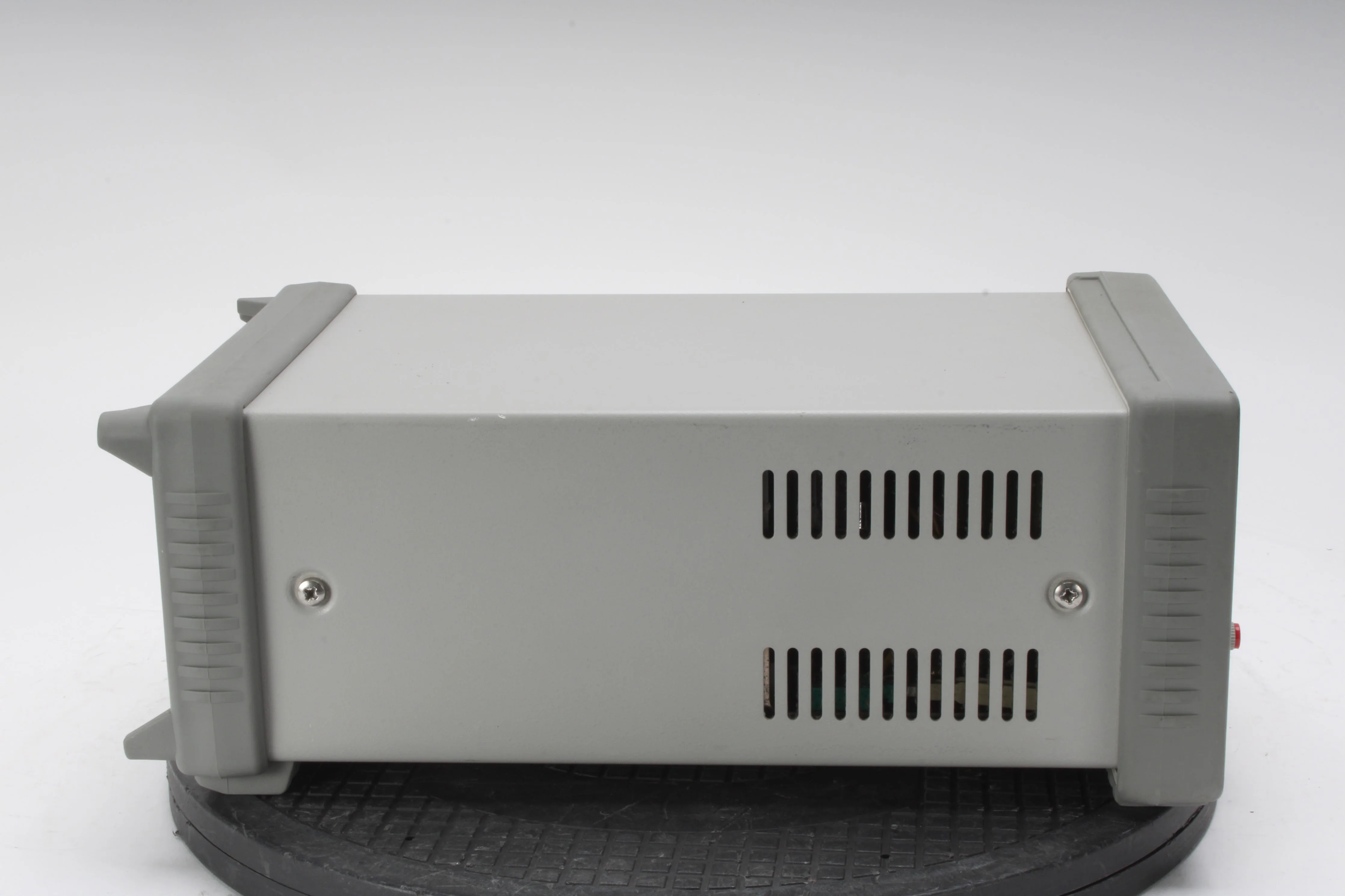 Hewlett Packard HP E3631A Triple Output DC Power Supply With Bumpers - Image 2