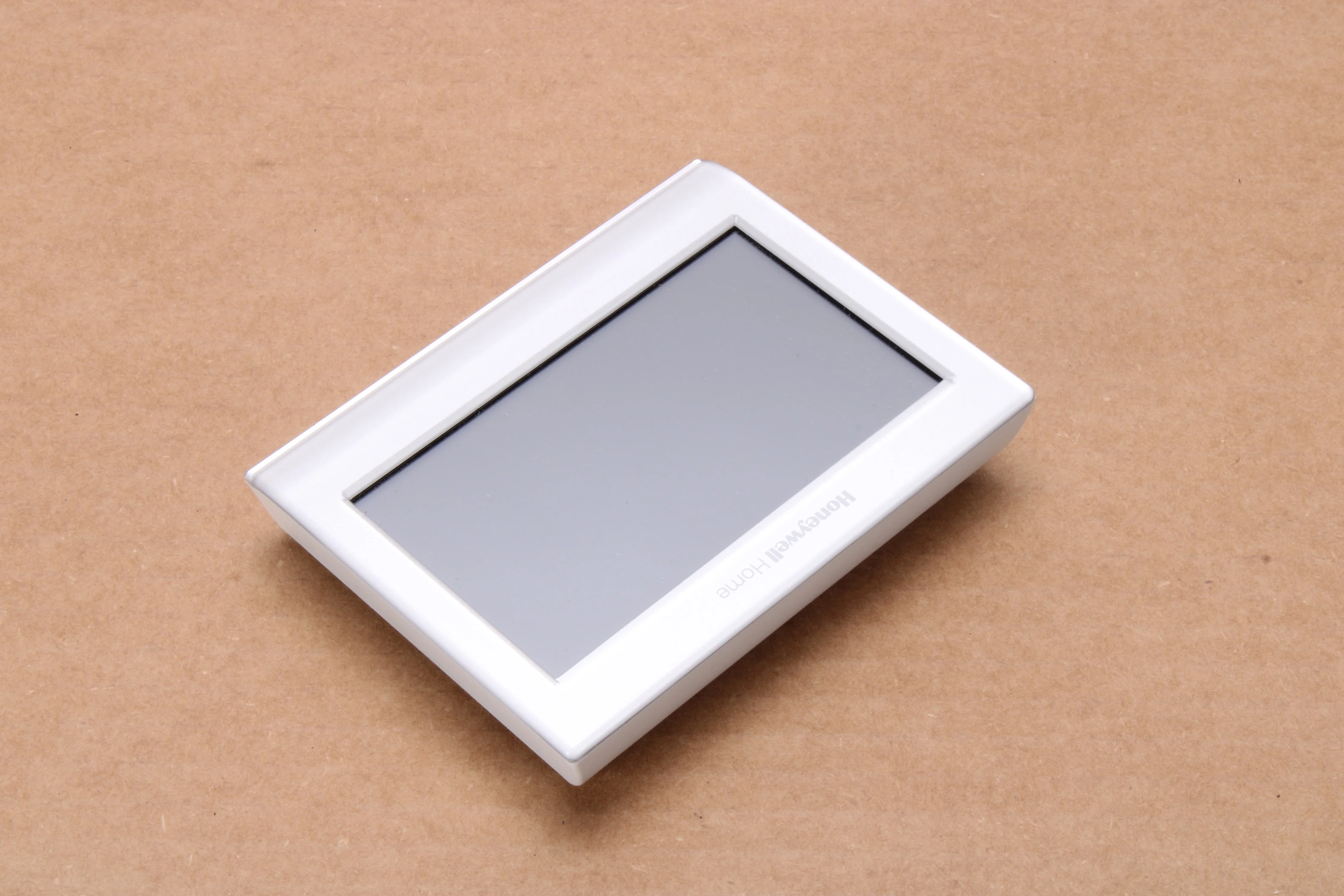 Honeywell RTH9585WF Wi-Fi Smart Color Thermostat Silver With Accessories - Image 4