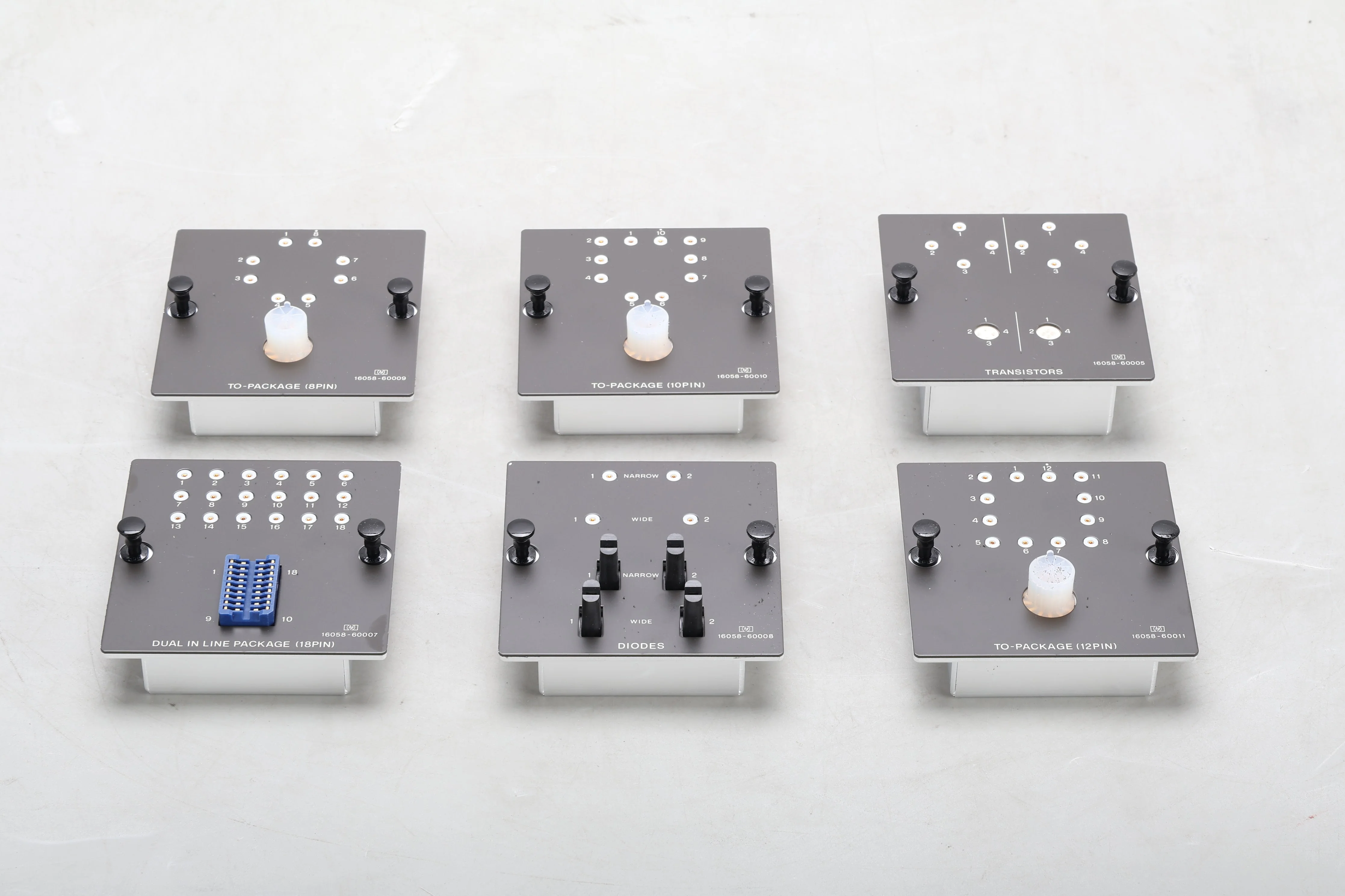 HP 16058A Test Fixture With Case and Accessories - Image 6
