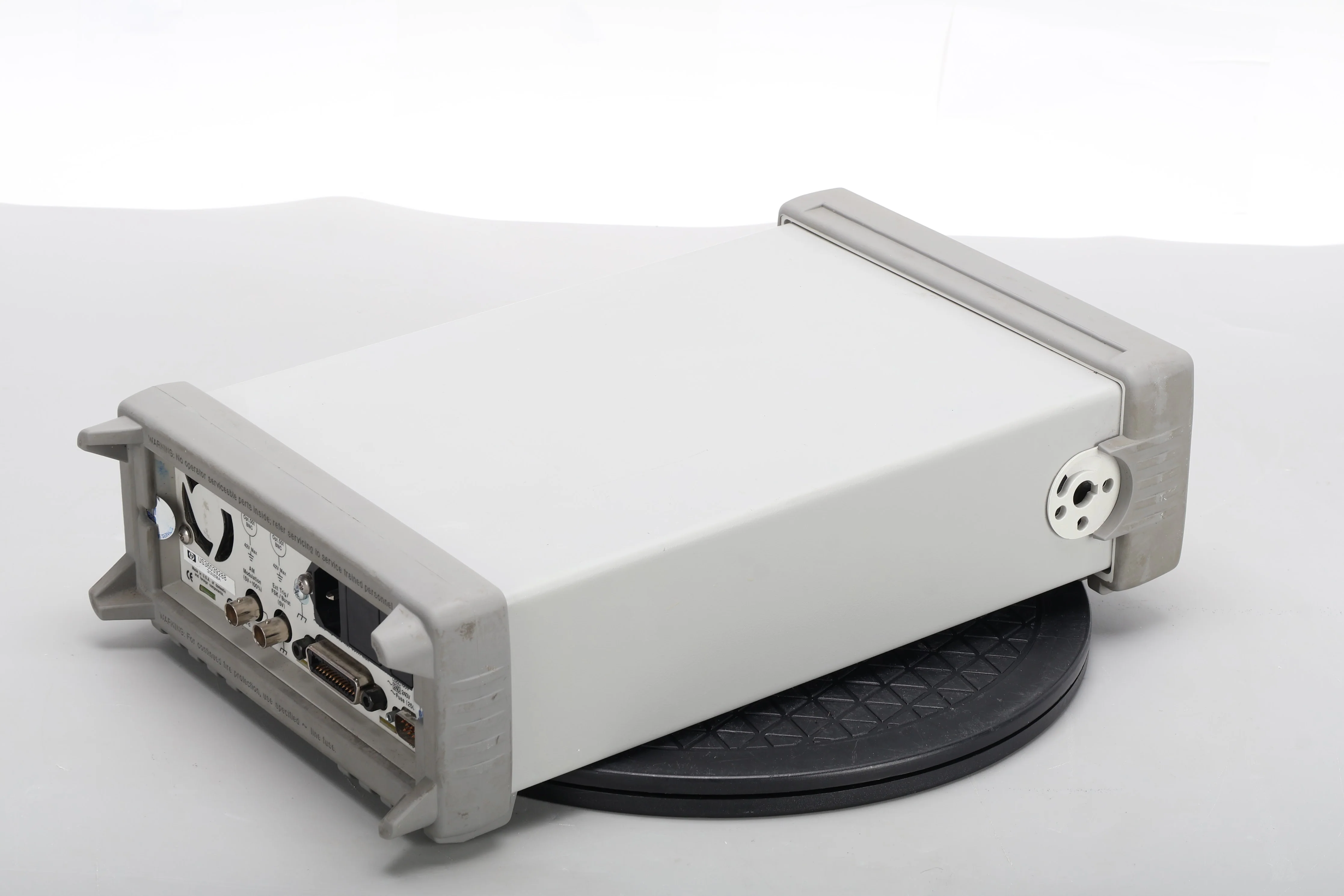 HP 33120A 15MHz Function / Arbitrary Waveform Generator With Power Cable - Image 6