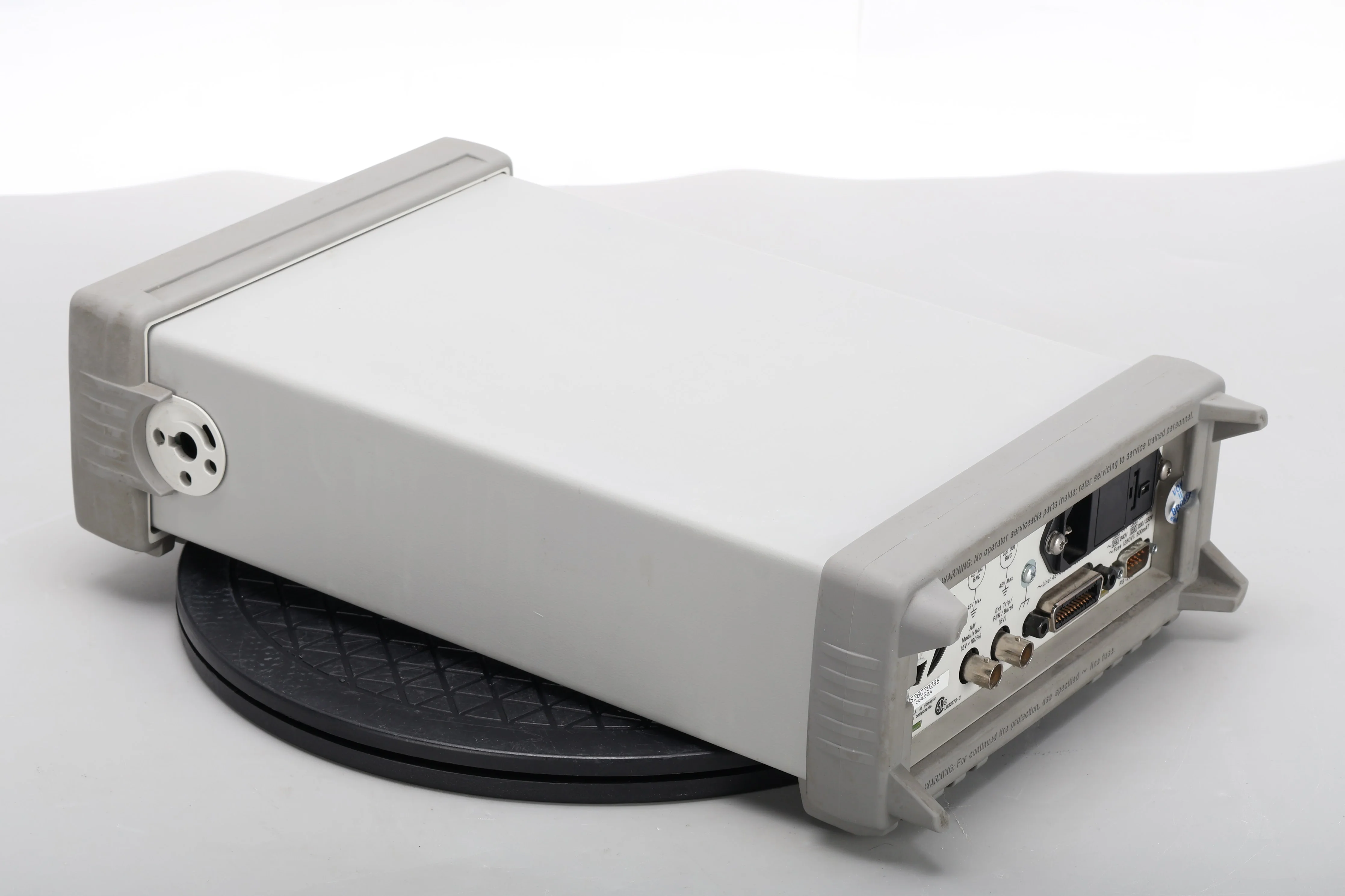 HP 33120A 15MHz Function / Arbitrary Waveform Generator With Power Cable - Image 9