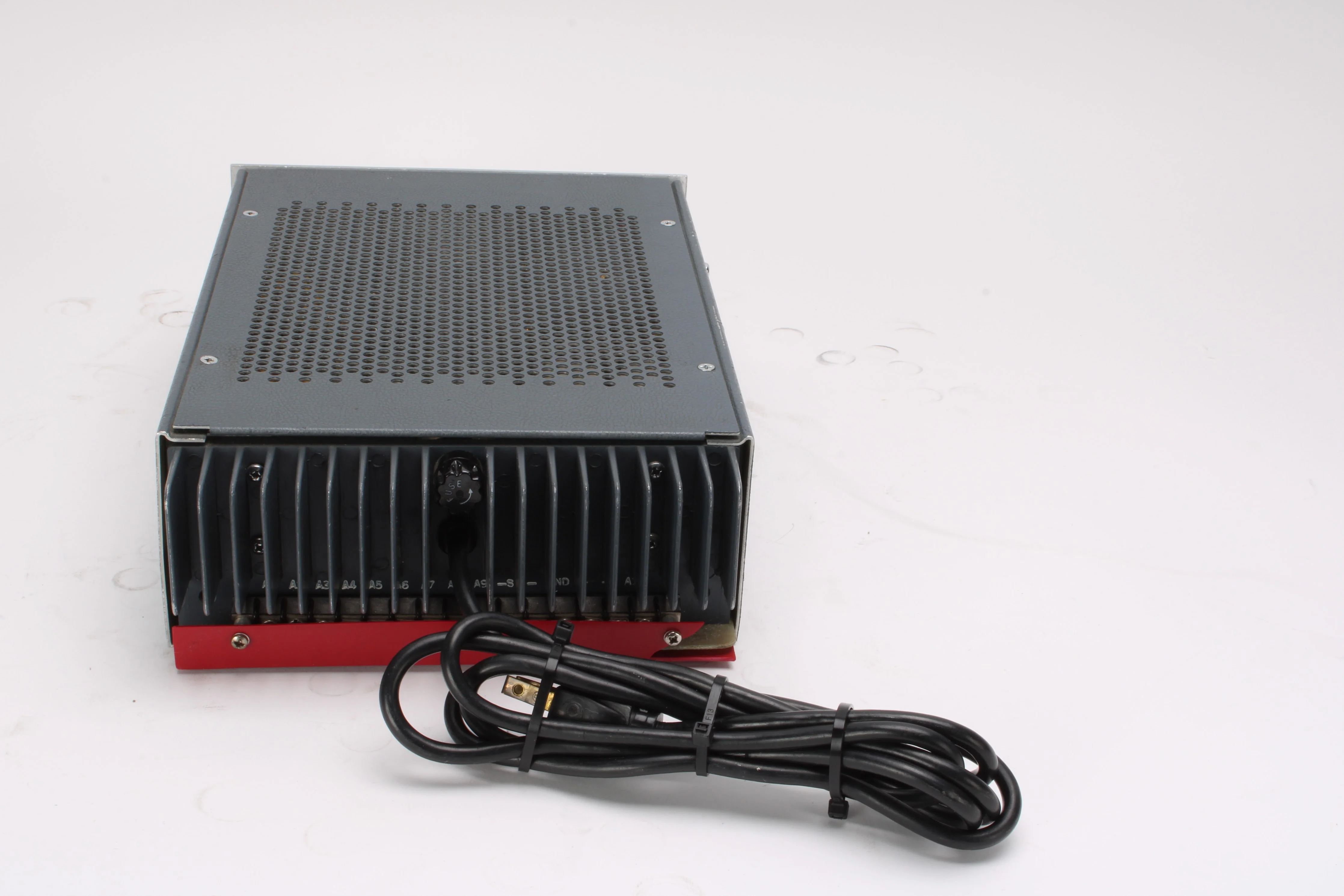 HP 6200B 0-40V .75A / 0-20V 1.5A DC Power Supply - Fair Condition - Image 3