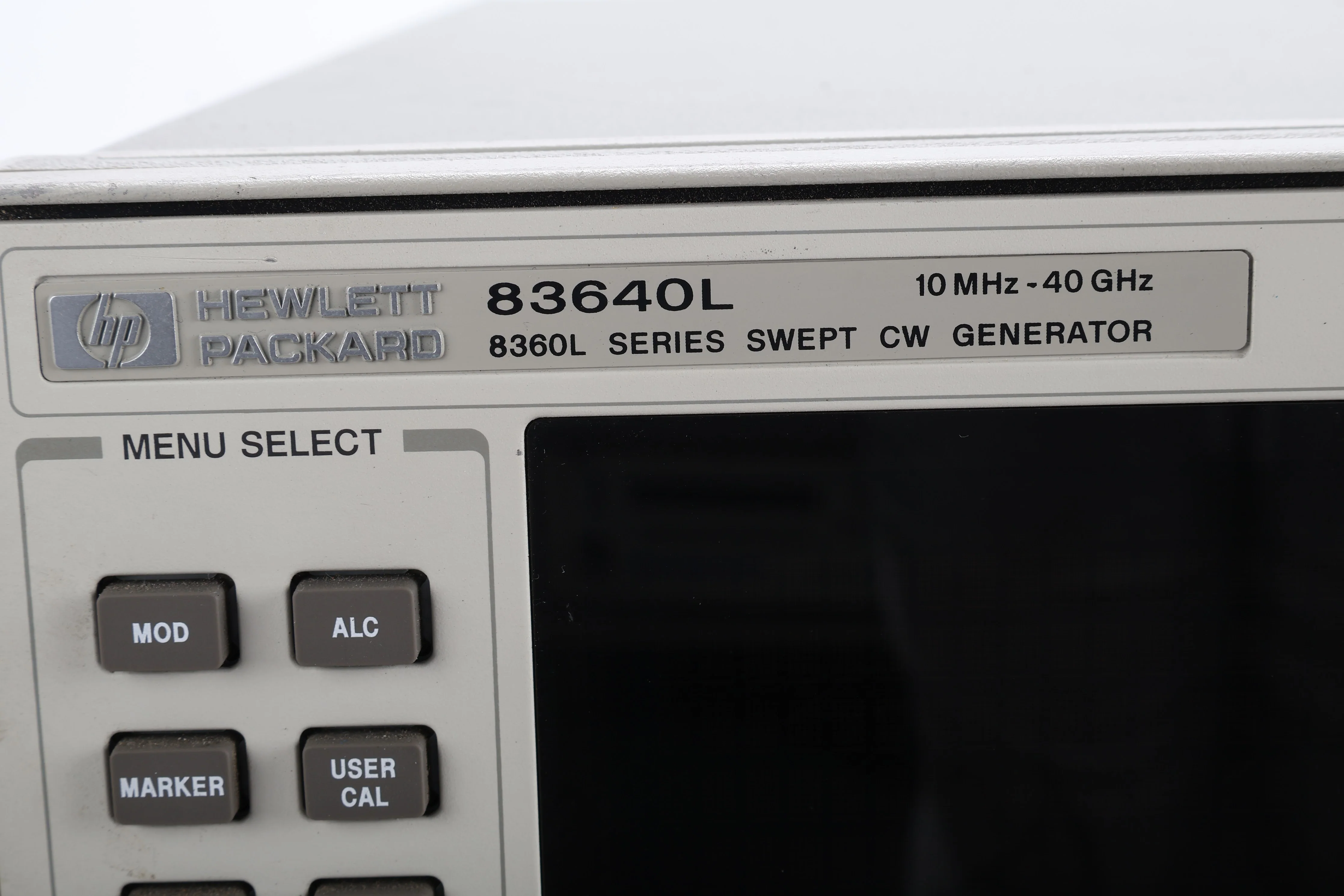 HP 83640L Synthesized Swept-CW Generator, 10MHz to 40GHz With Opt 001, 004, 008 - Image 3