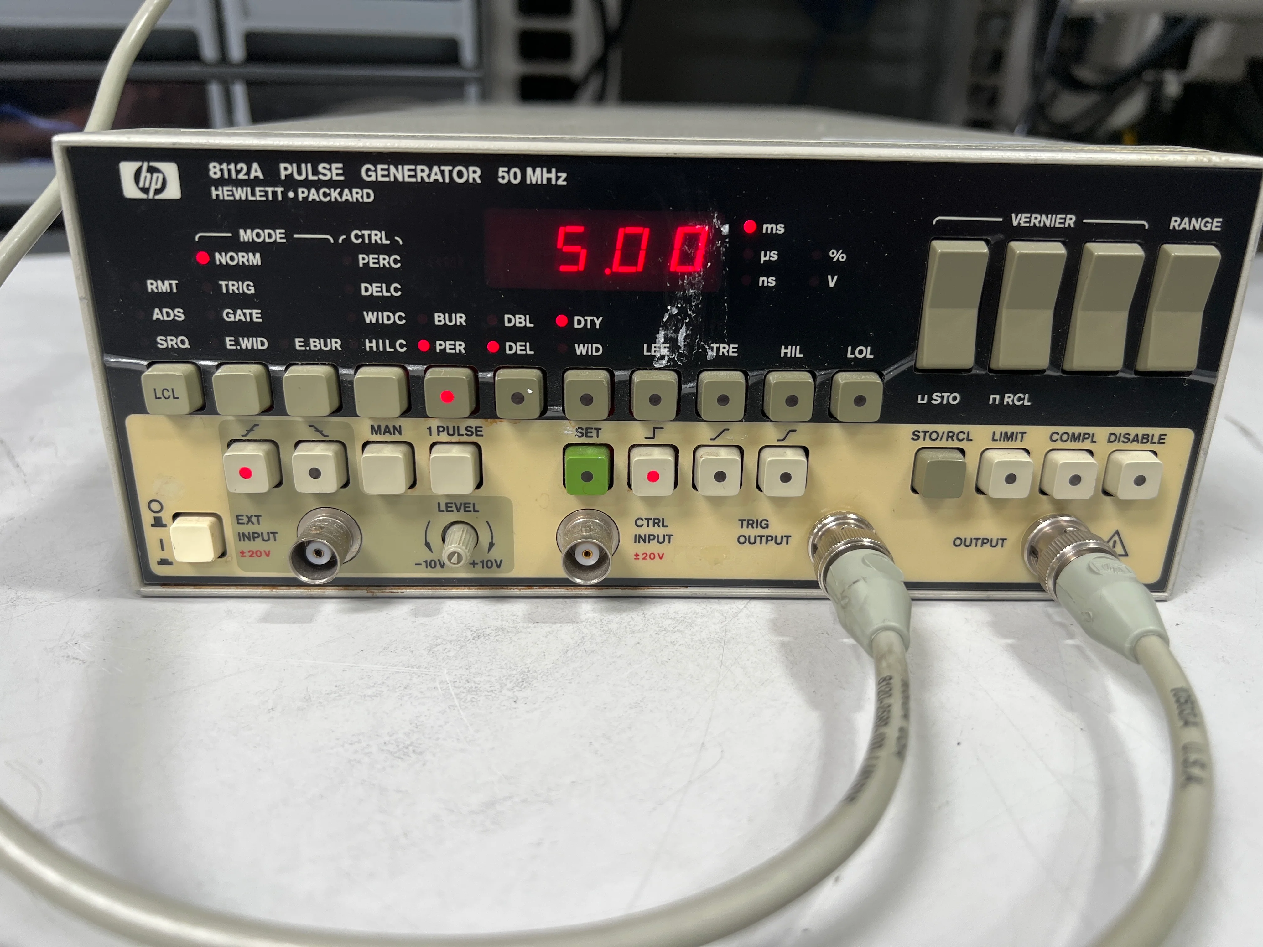 HP Agilent Keysight 8112A 50 MHz Function / Pulse Generator - Tested working - Image 2