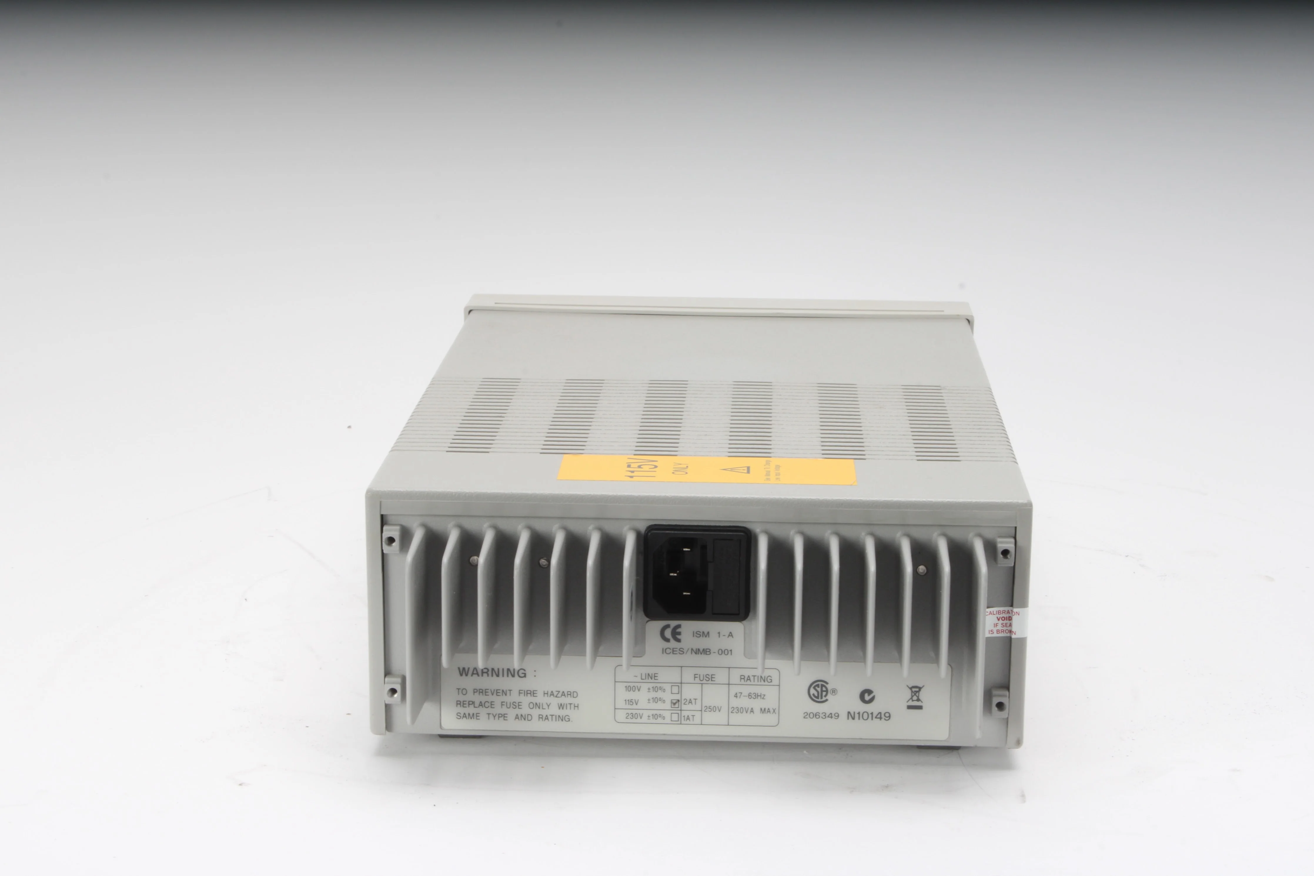 HP E3620A 0-25V, 0-1A Dual Output DC Power Supply - Broken Terminals - Image 3