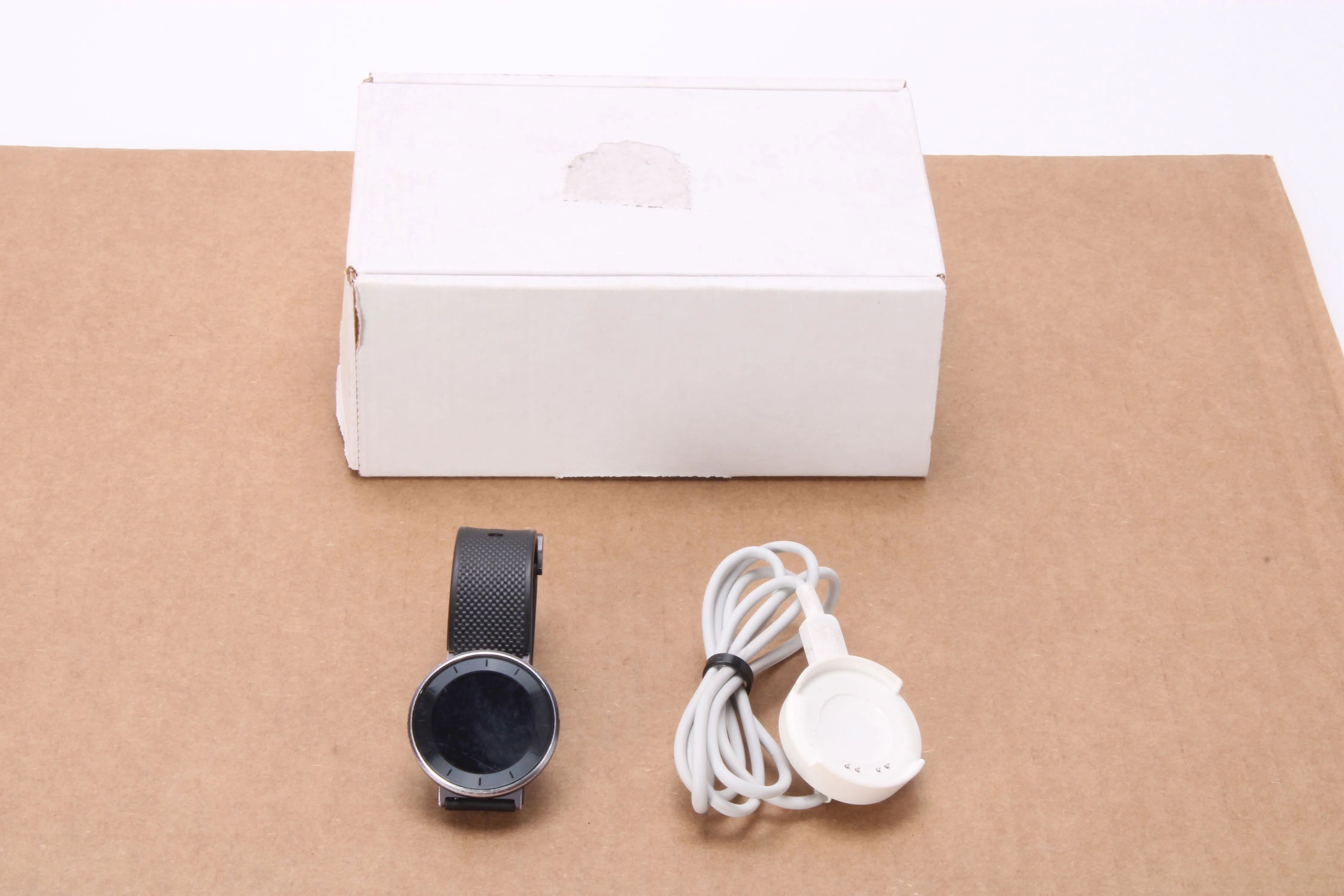 Huawei Fit MES-B19 Waterproof Smart Watch W/ Charging Base Bundle - Fair