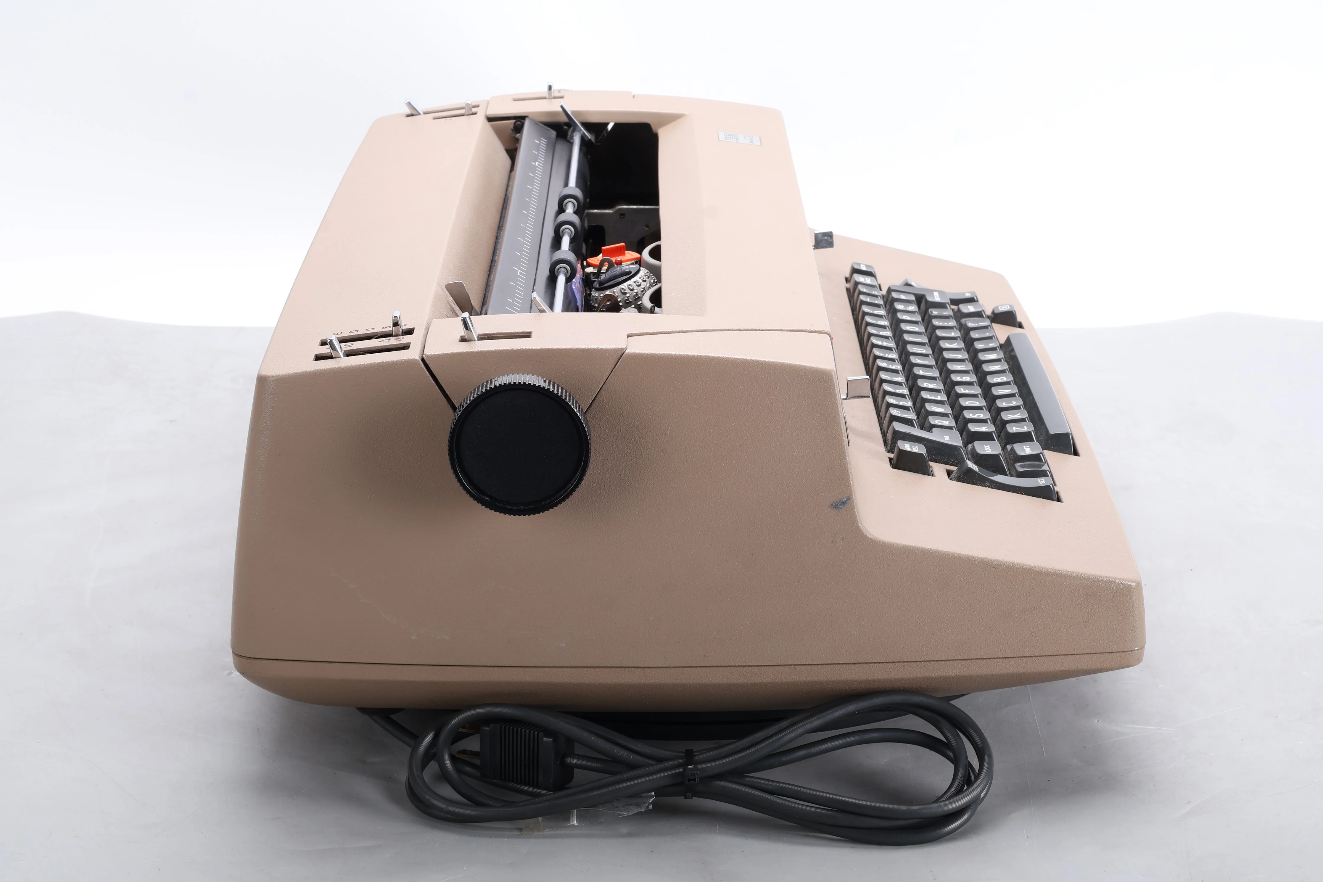IBM Selectric II Electric Typewriter - Image 4